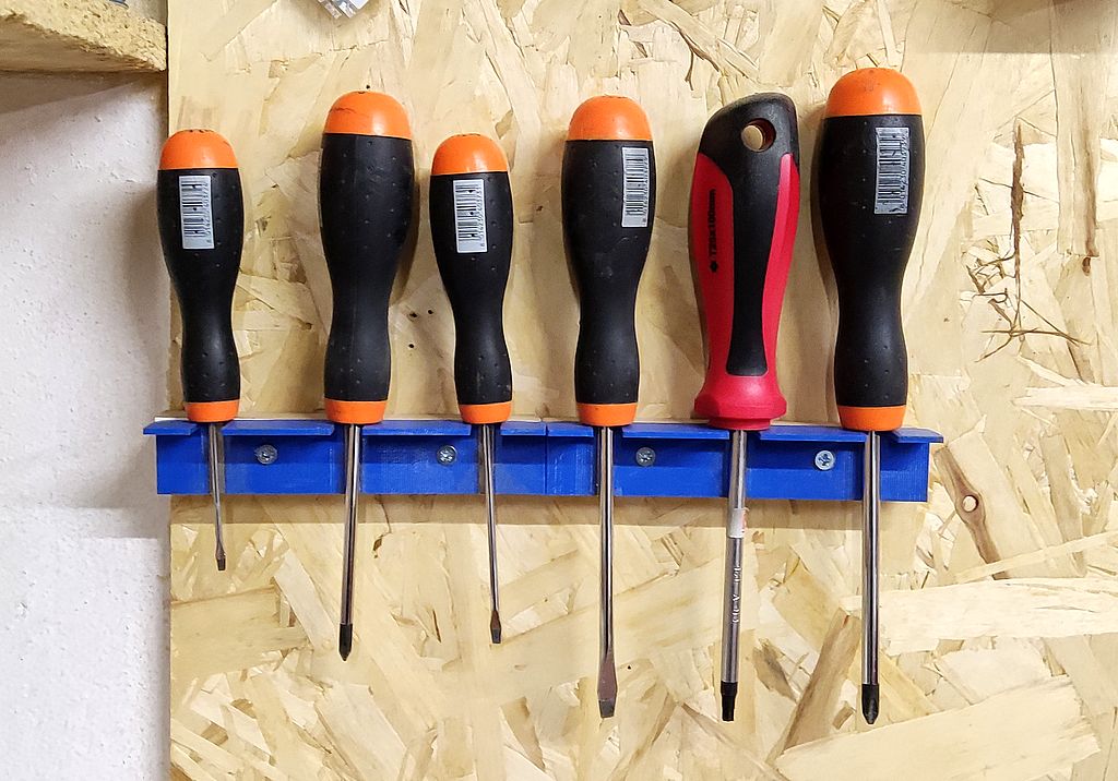 Supporto magnetico per cacciaviti