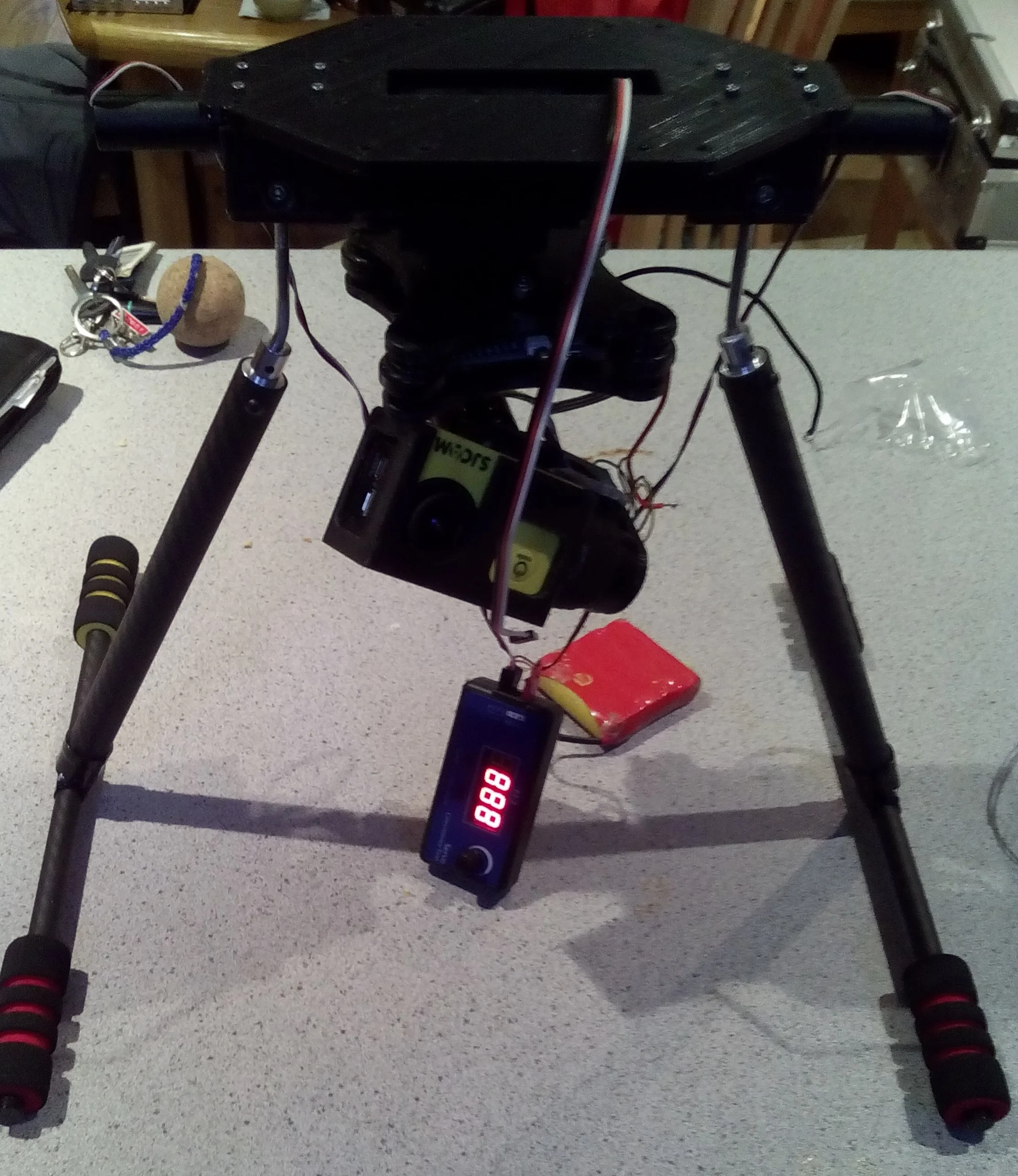 Retractable landing gear and 3 axis gimbal for hexcopter/quadcopter with SJ4000 cam