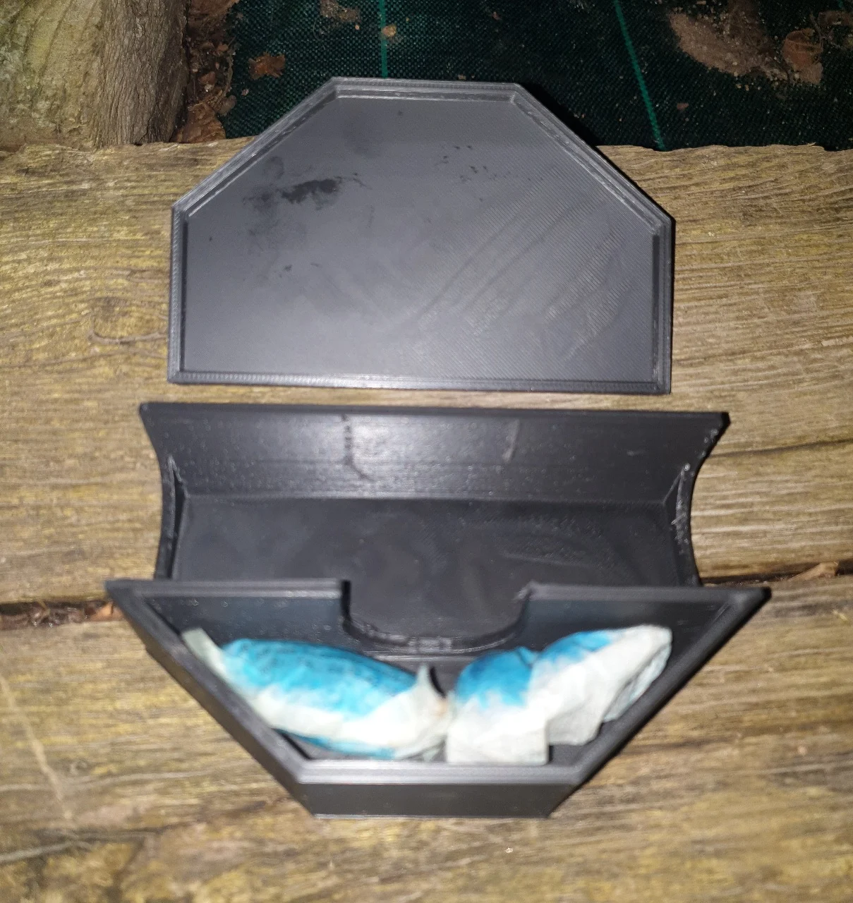 Rodent bait box