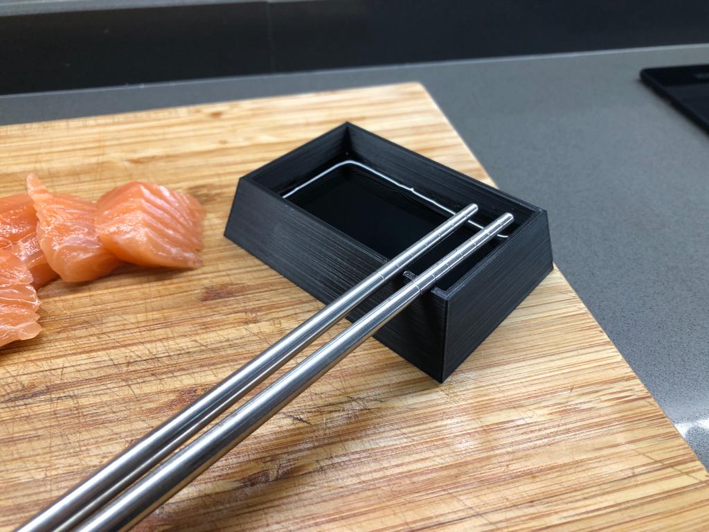 Soy sauce dish