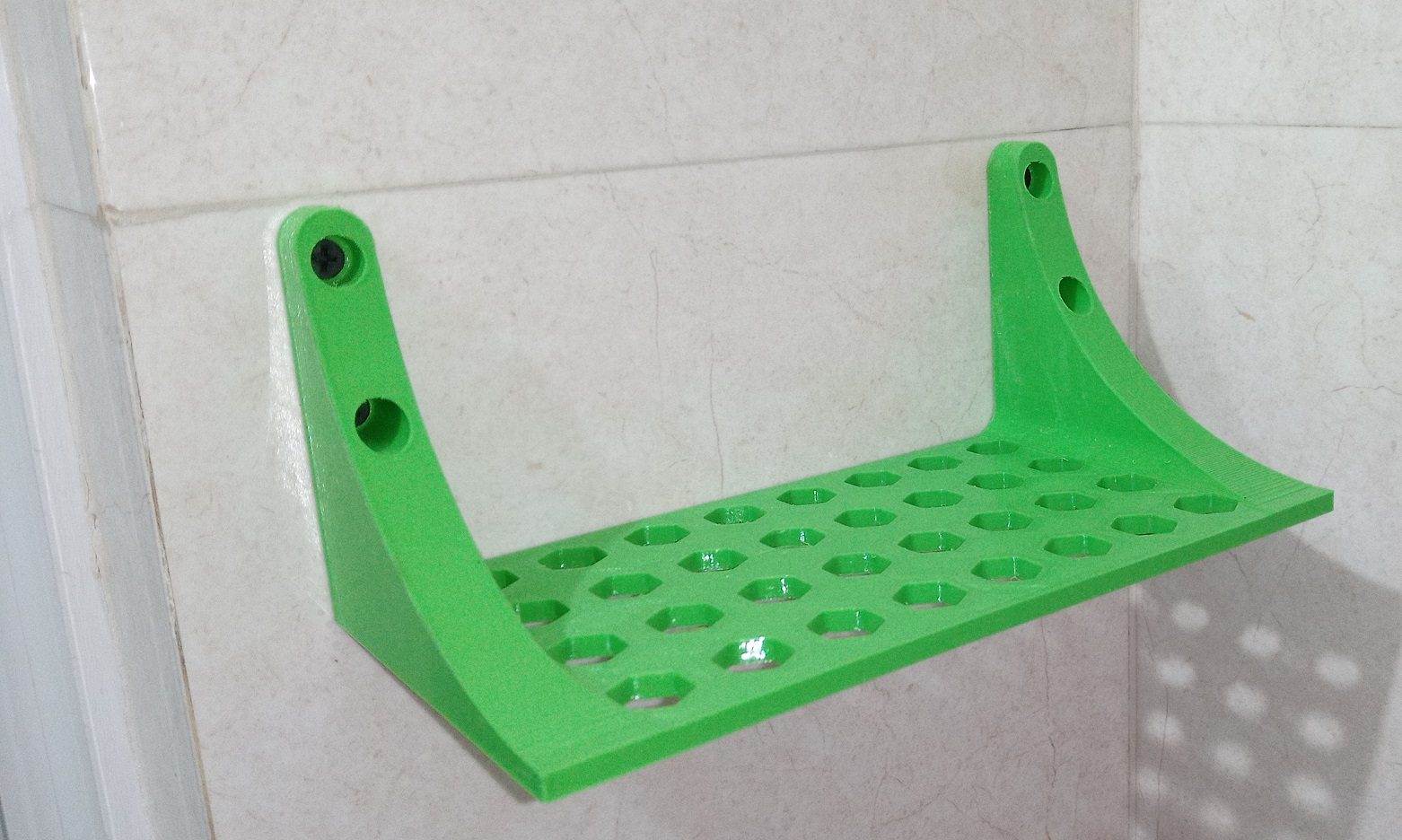 Bathroom toiletries holder