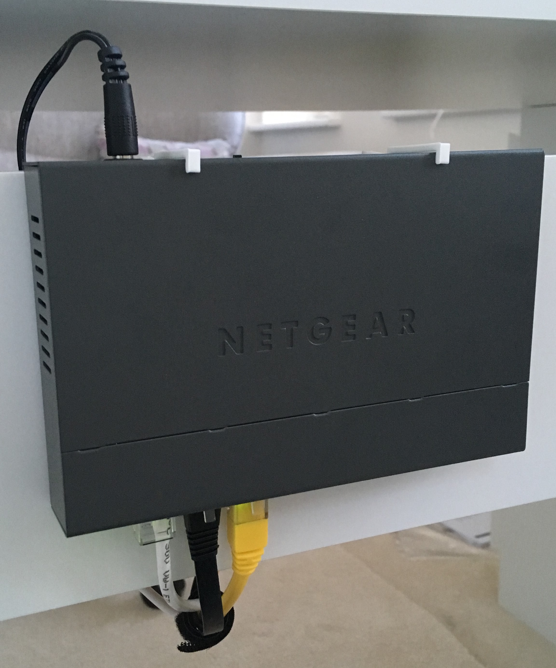 Netgear GS308 mounting for Ikea Malm desks