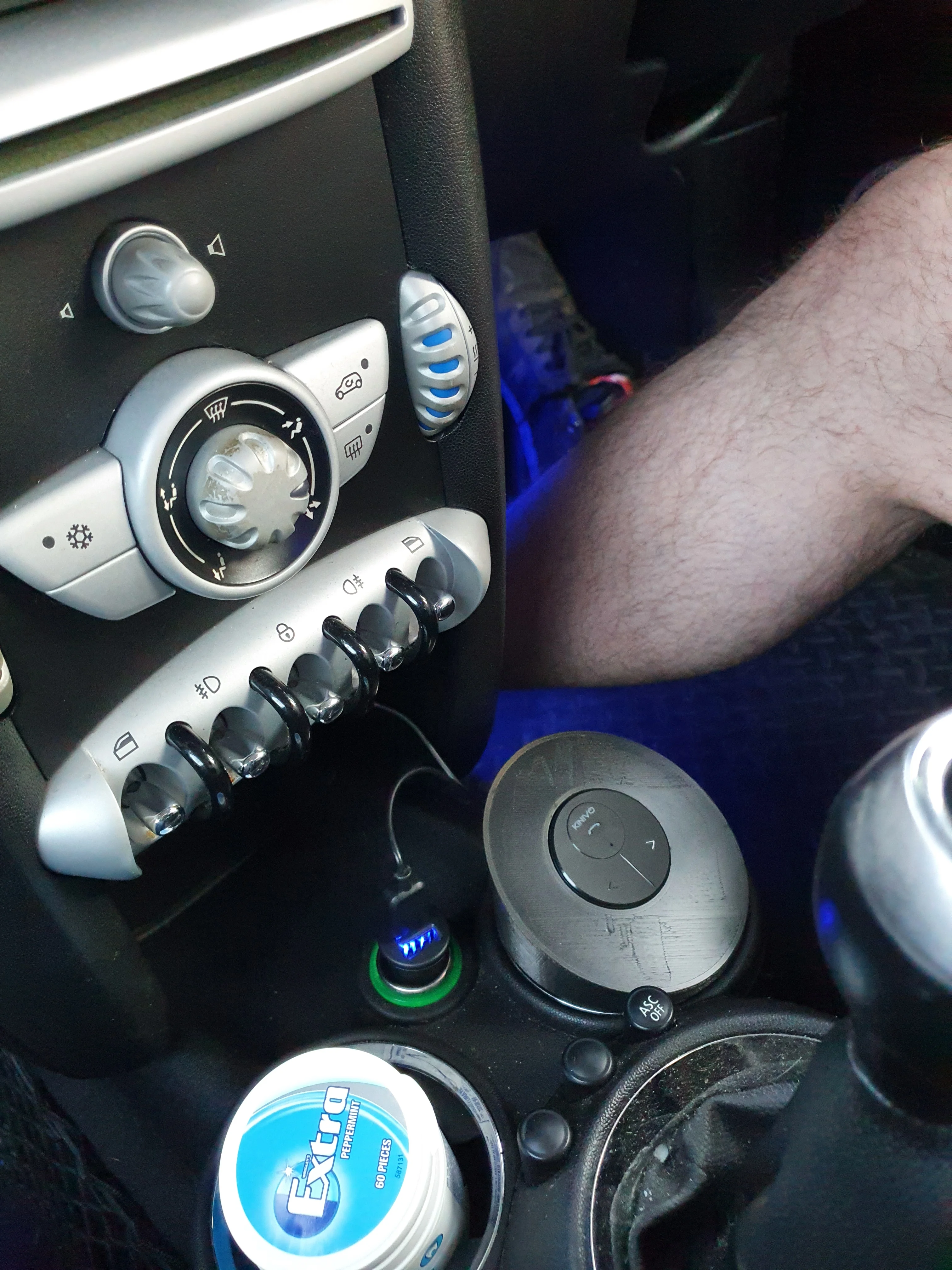 Kinivo BTC 480 Bluetooth adaptor mount for Mini R56