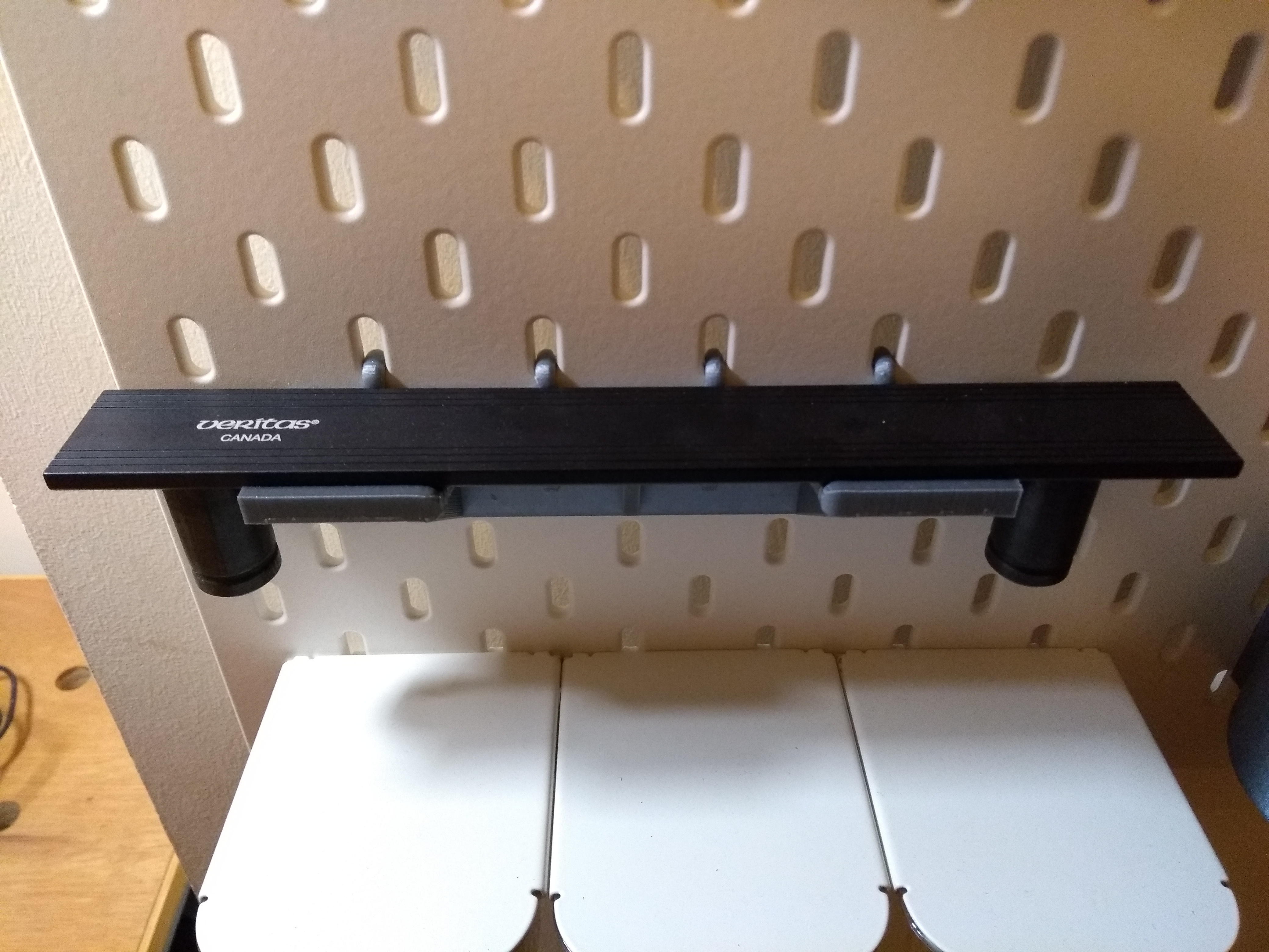 Skadis Veritas Planing Stop Hanger