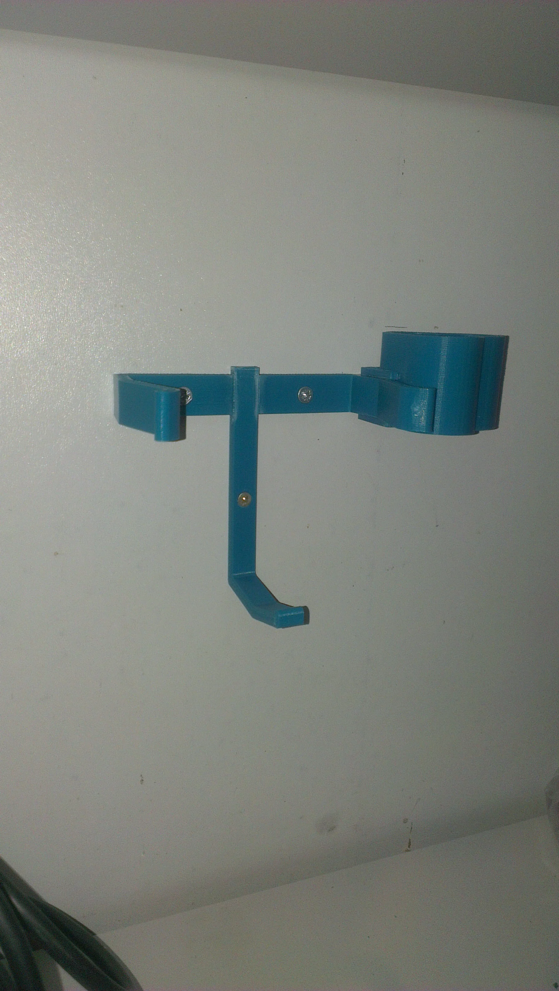 Makita DC10WA + Batt Wall Holder