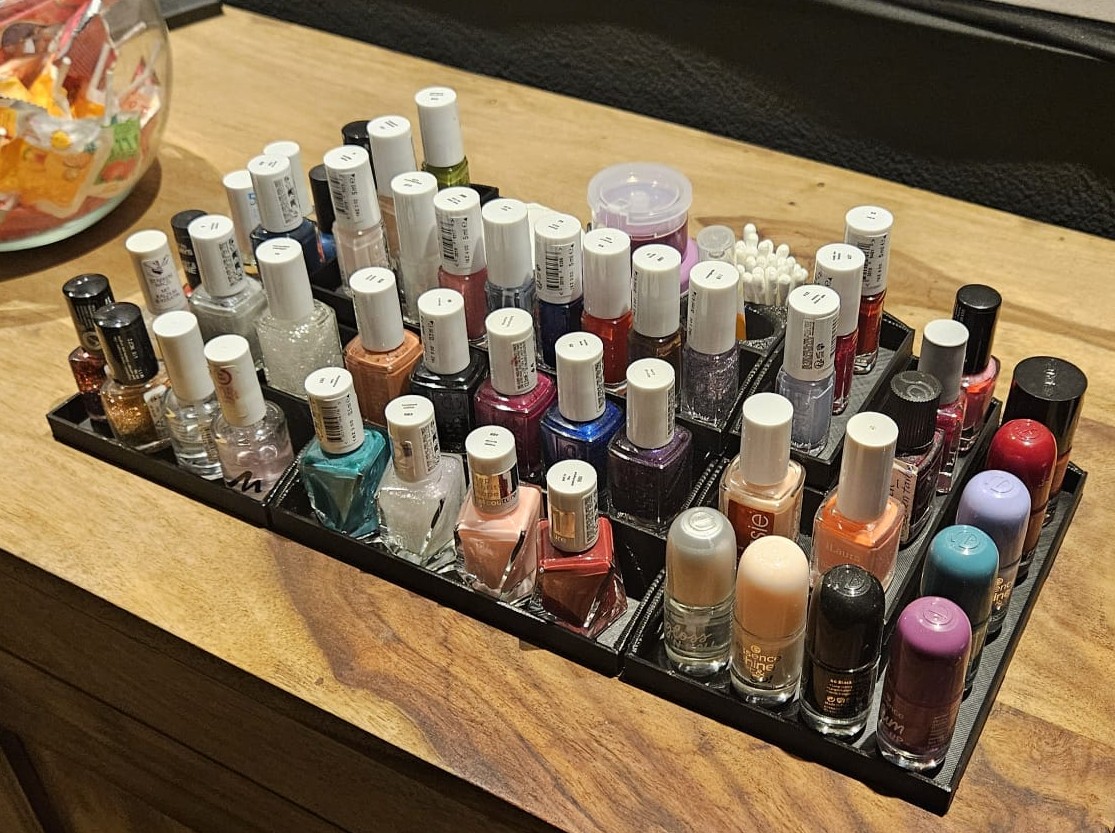 Nail Polish Stand with corners