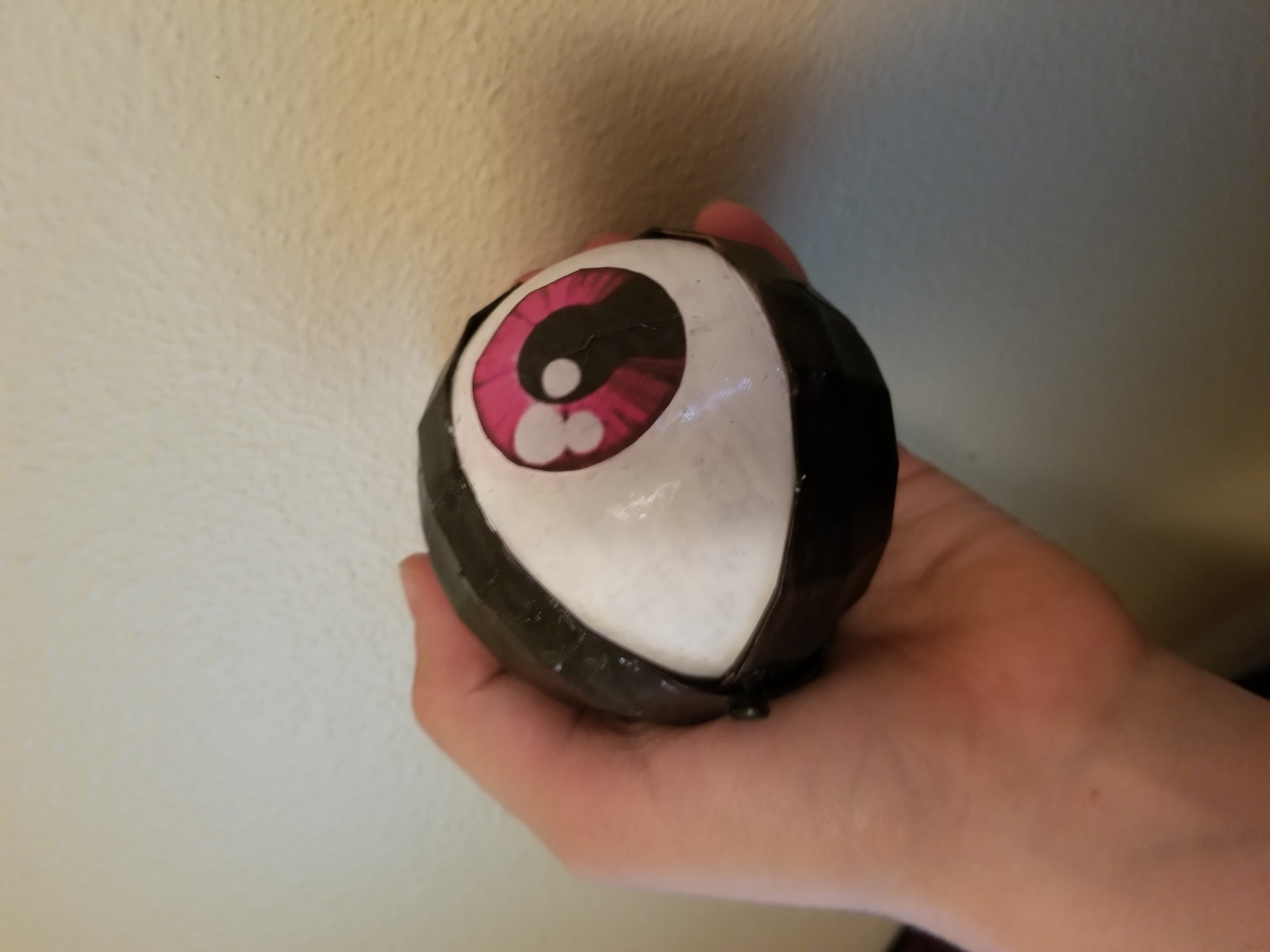 FNaF HW IRL Bonnie eye