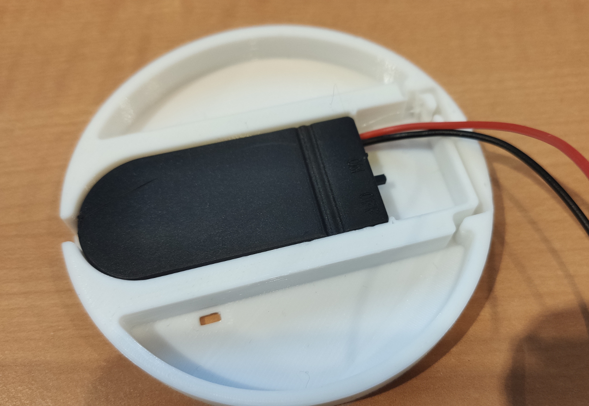 D&D - 75mm (Huge) LED Base (link to battery holder in describtion)