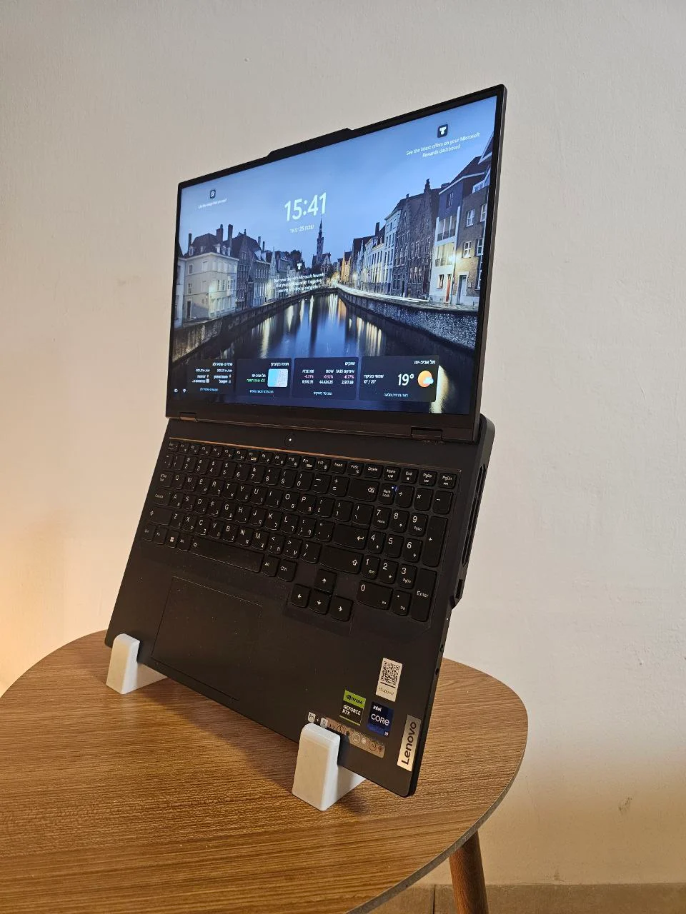 Standing Laptop Stand