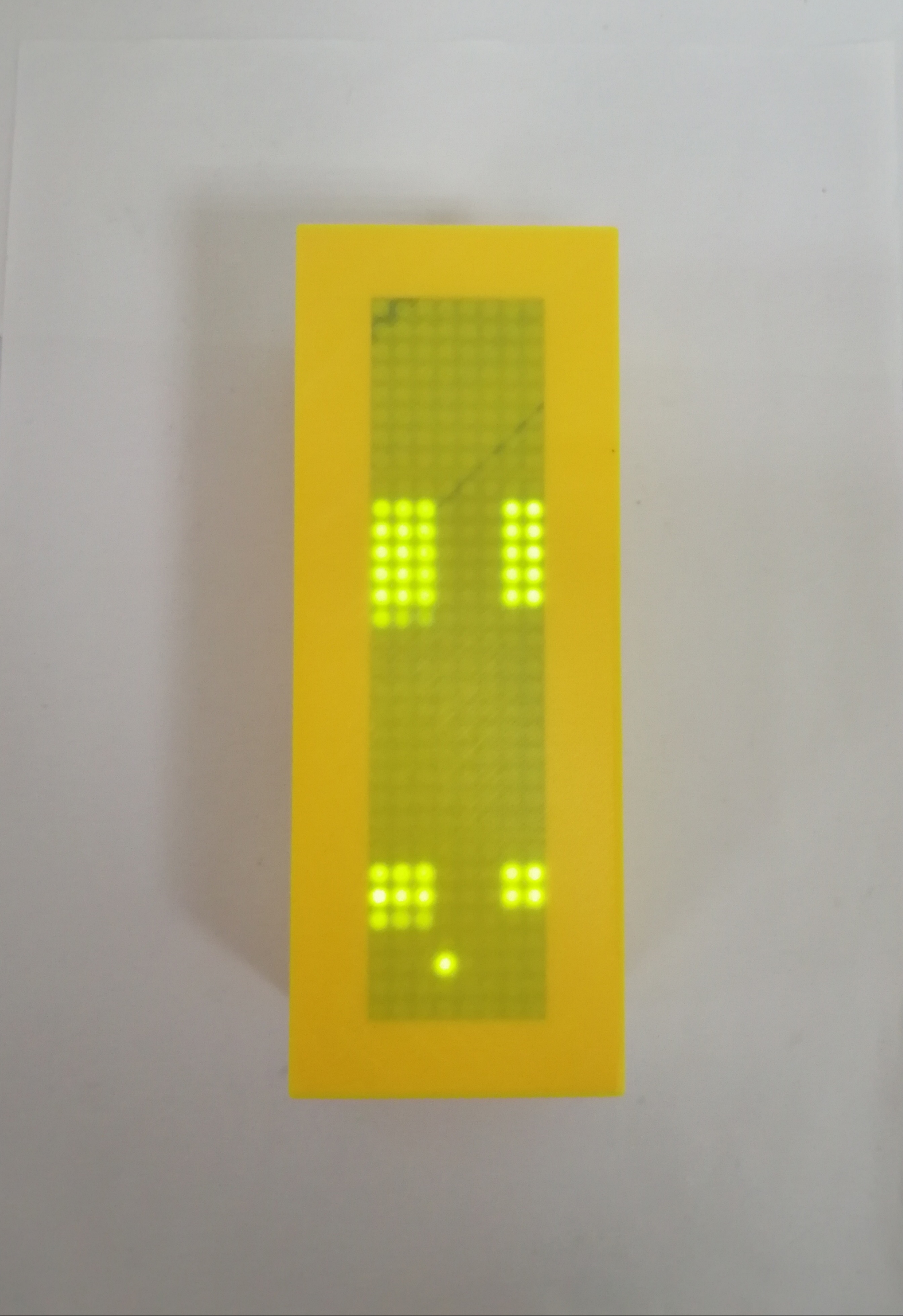 Gyroscopic Racing Game Console on 32x8 LED Matrix。