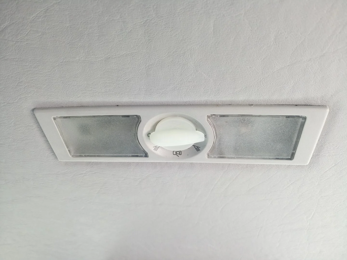 VW Tiguan ceiling light button replacement