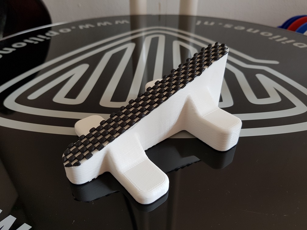 Doorstop for garagedoor