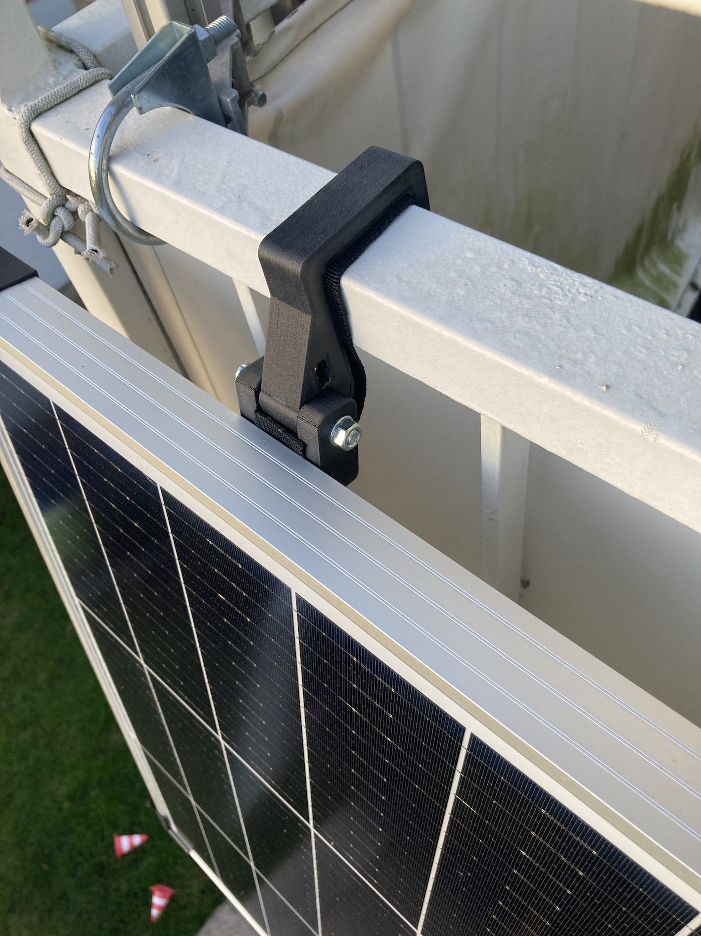 Balcony solar power system mounting kit