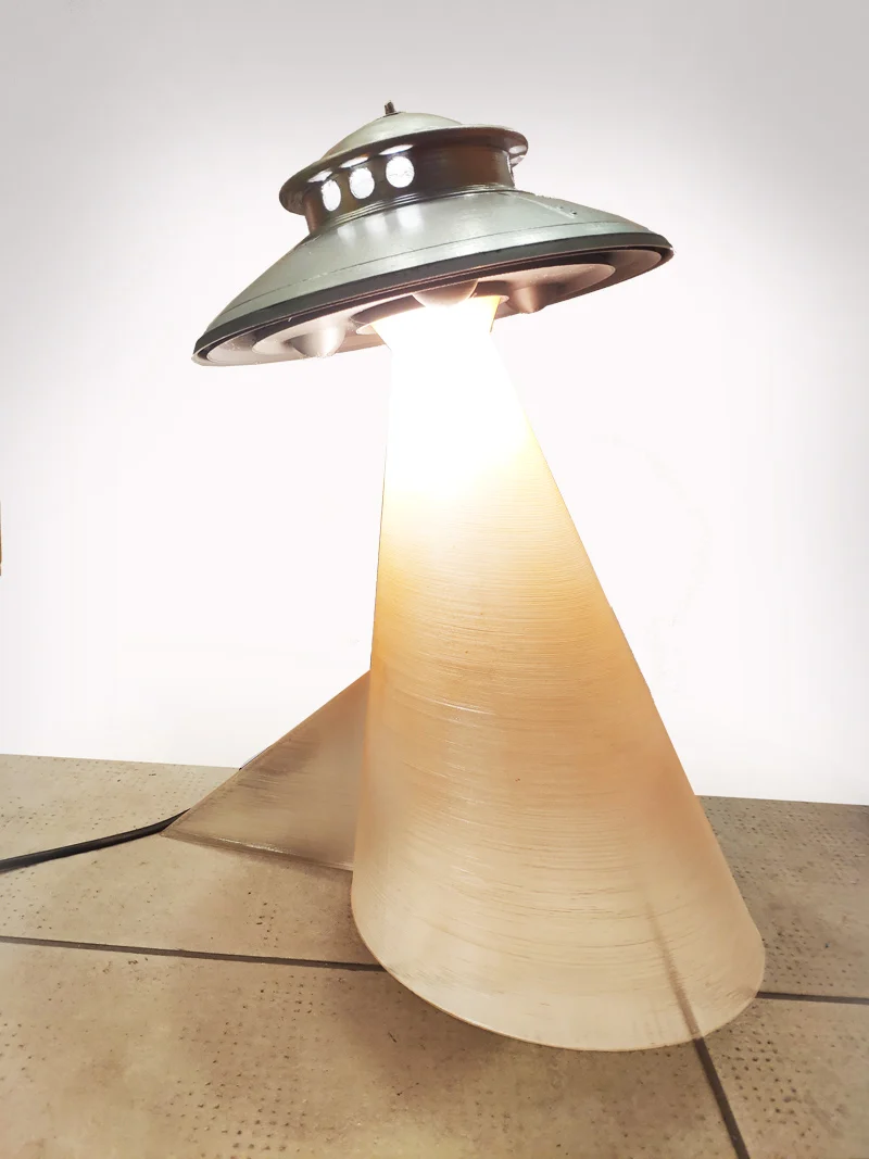 Adamsky UFO lamp