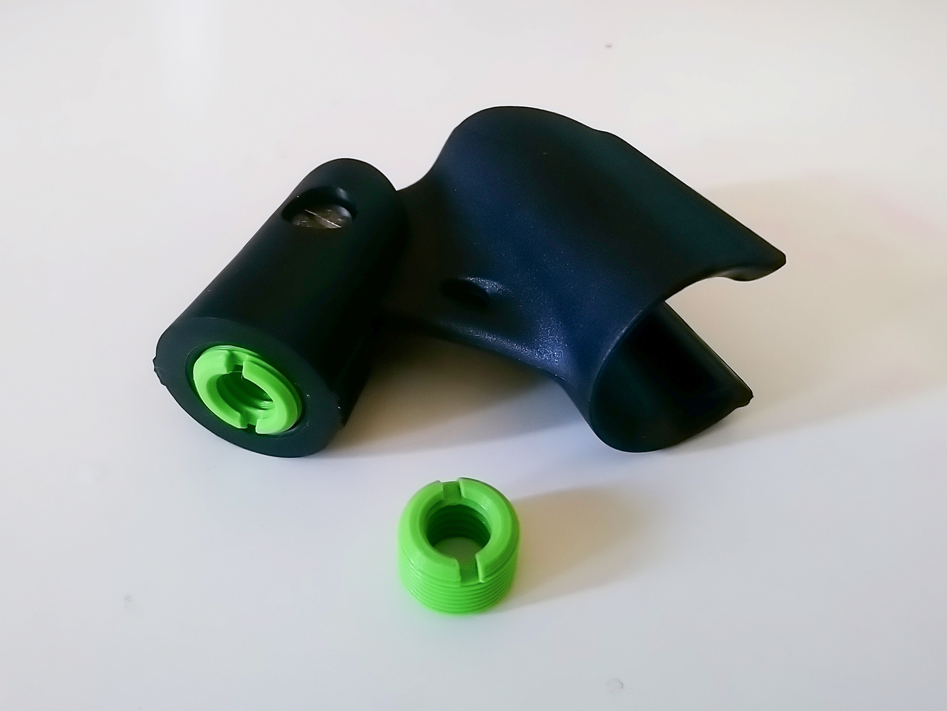 Microphone stand screw adapter 5/8"-27 M to 3/8"-16 F
