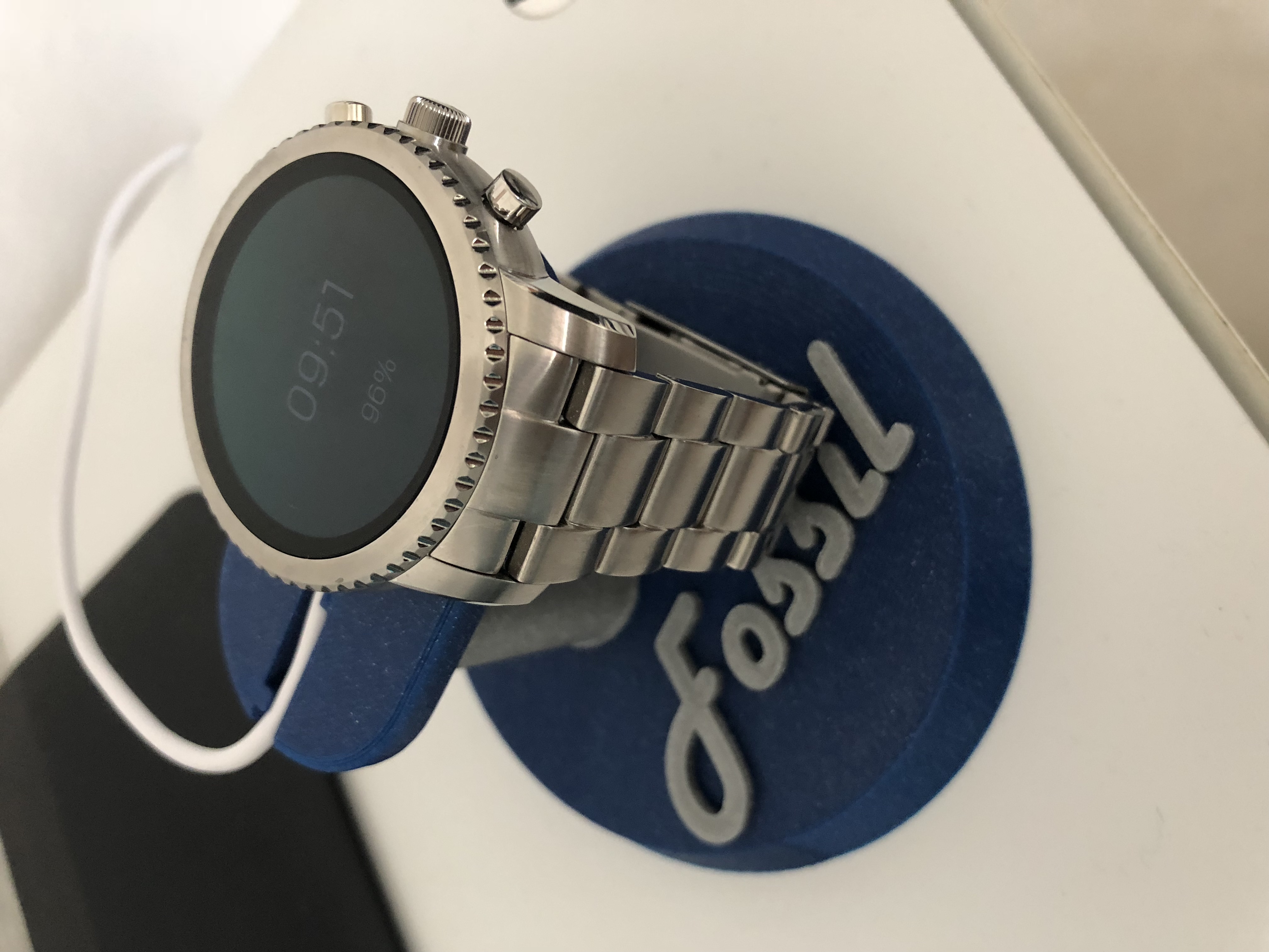 Stand charge montre connectée Fossil Q