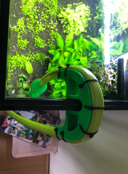 Hose holder for JUWEL aquarium