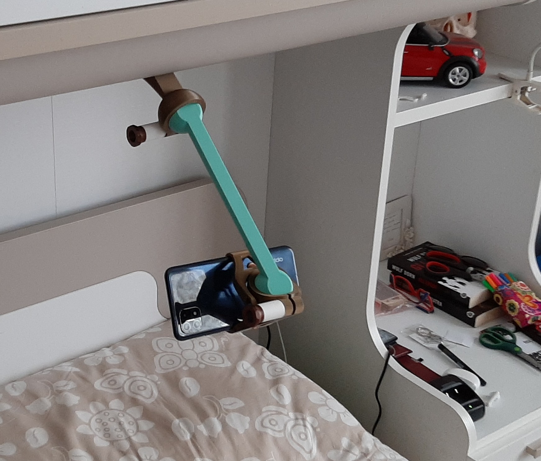 Upper hanged phone support - Supporto telefonico sospeso dall'alto