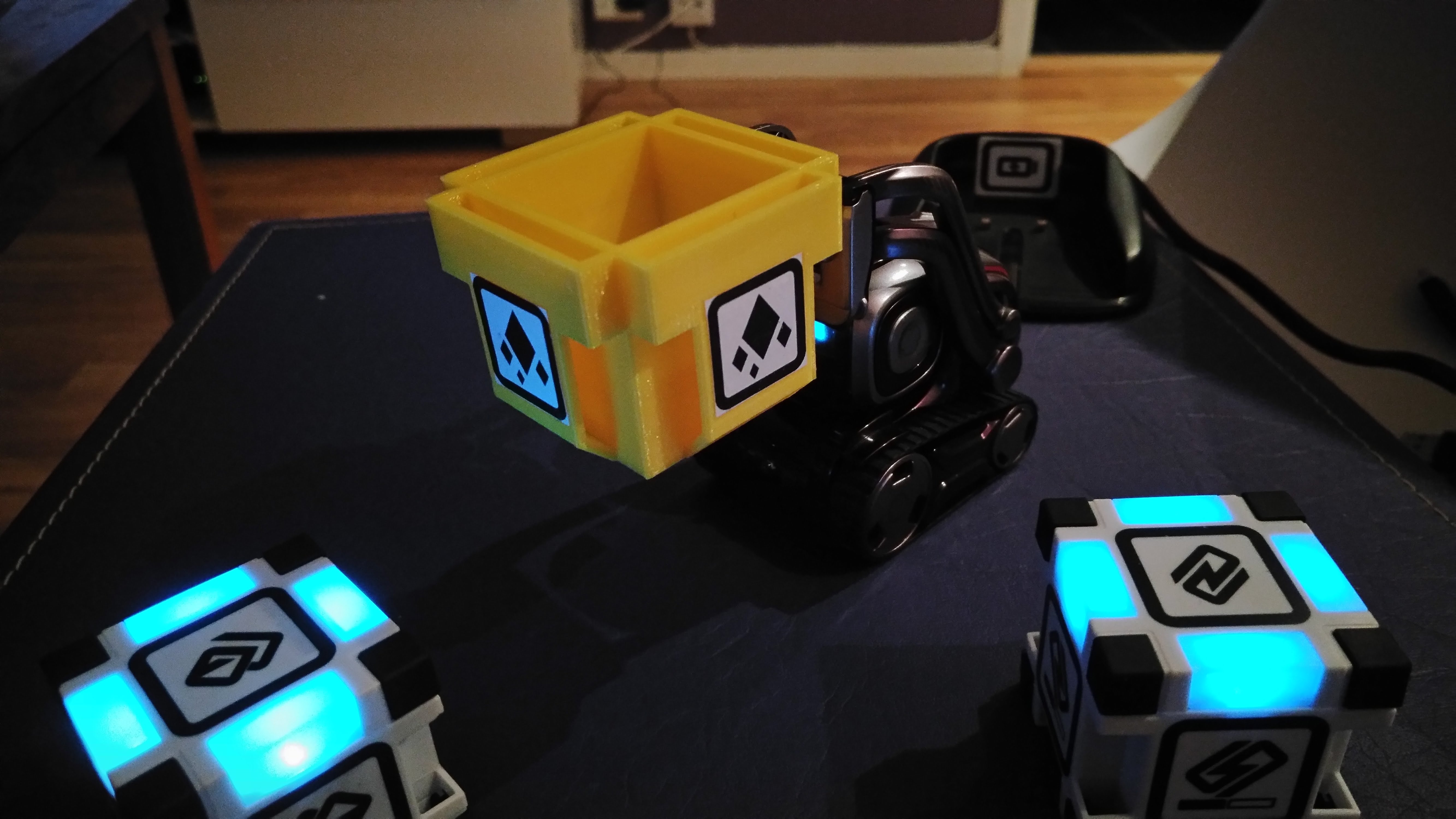 Cozmo Anki / Vector - Improved container