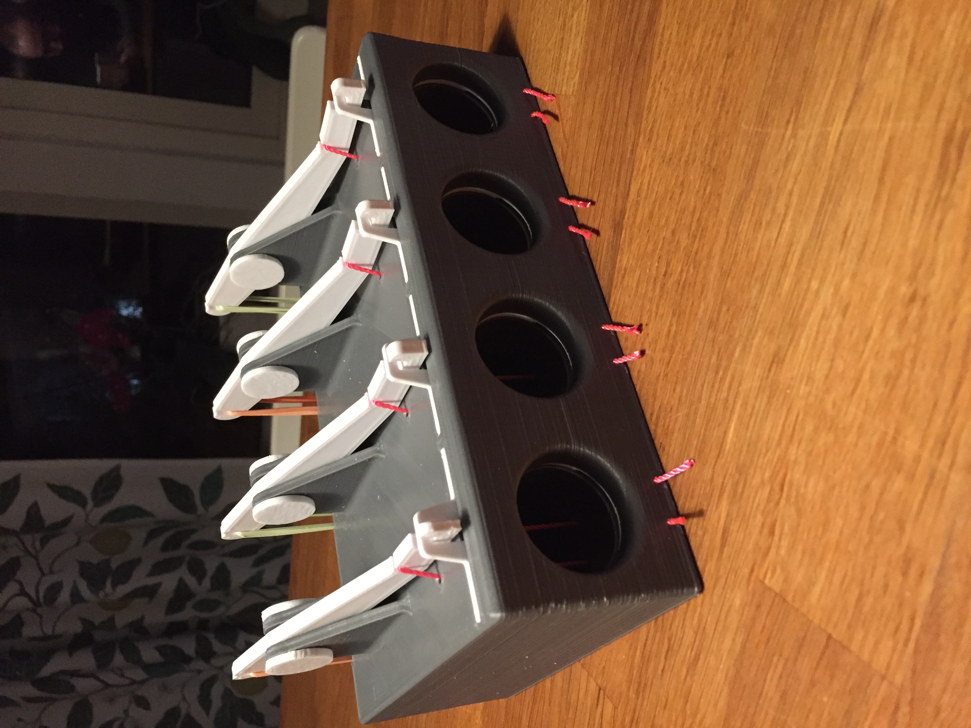 Mice trap v2.0 - 2 and 4 hole