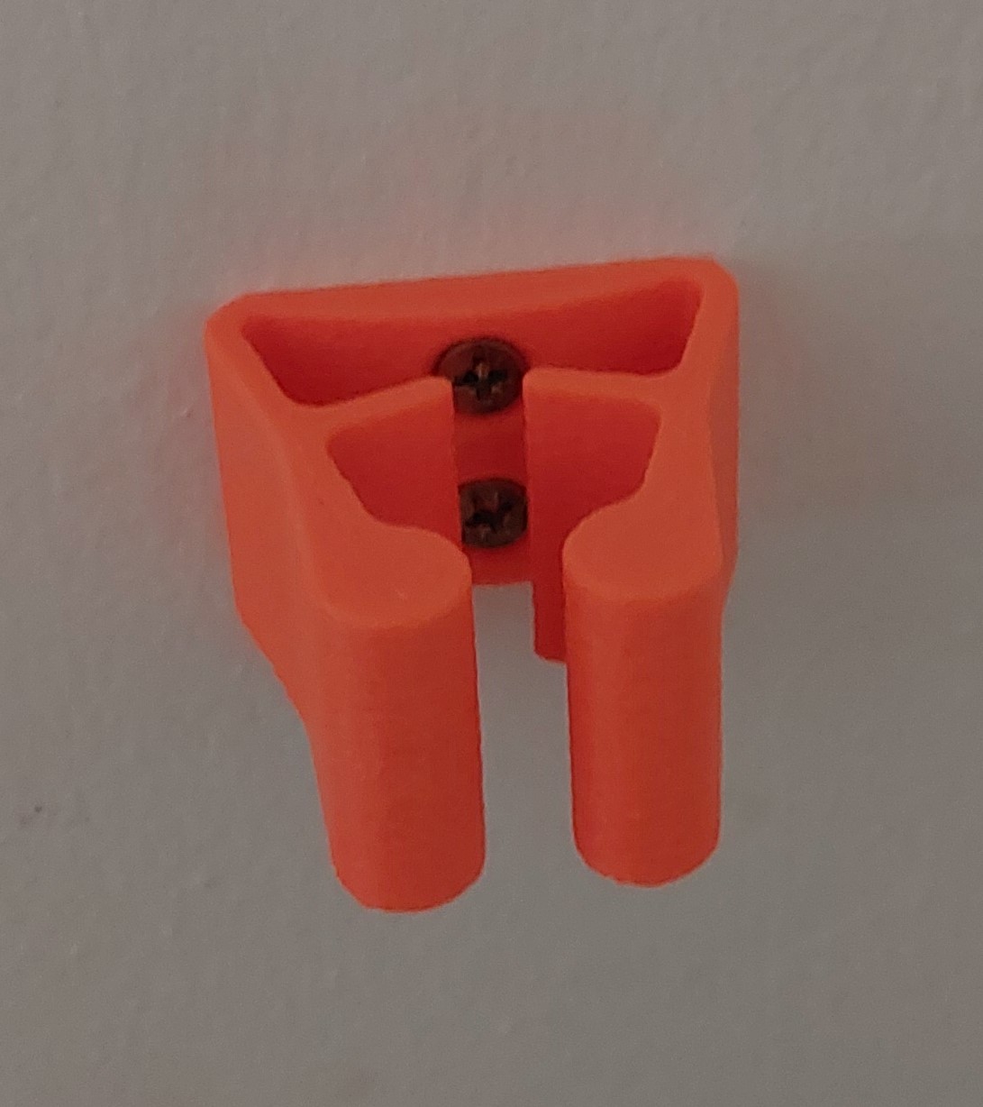 Simple broom holder