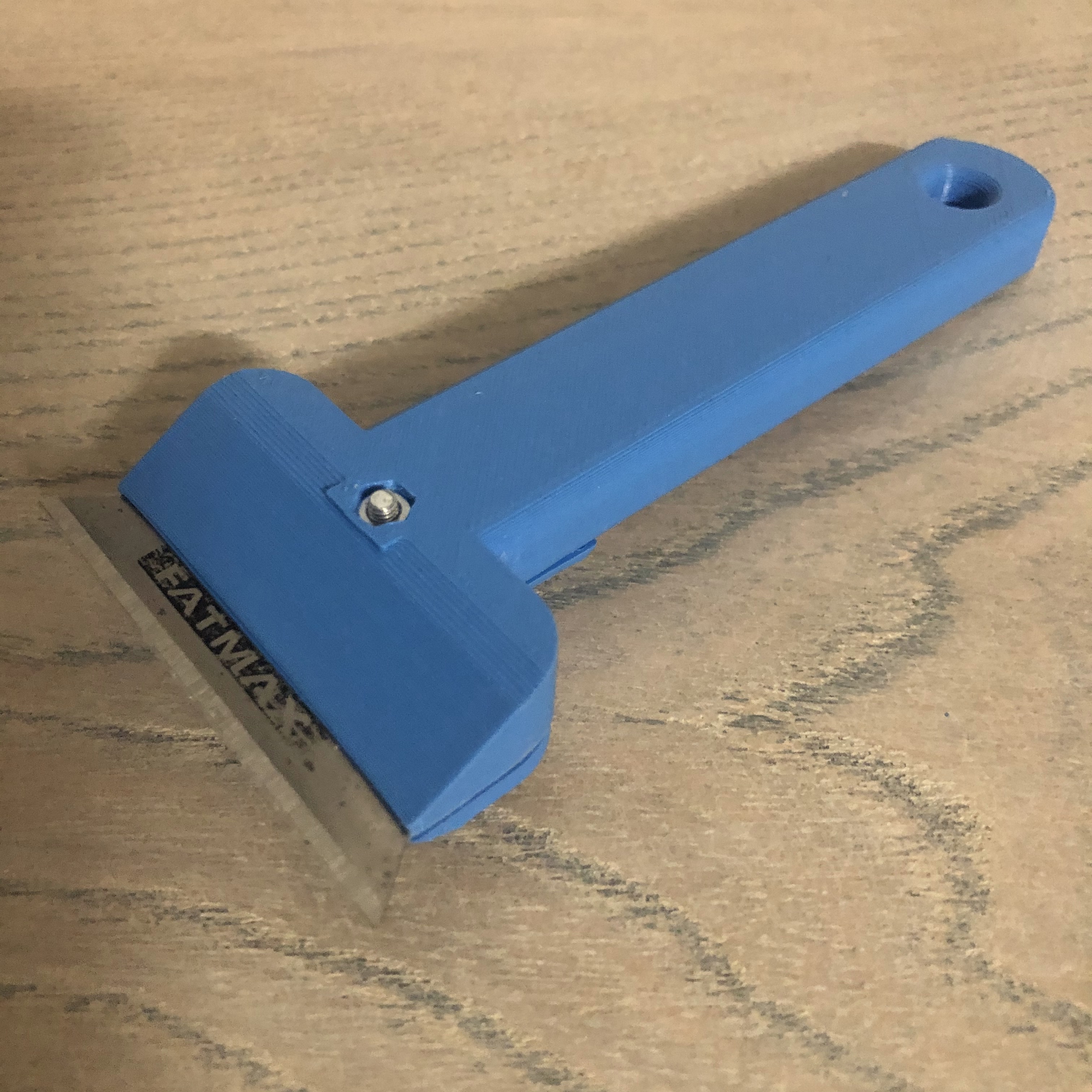 Scrapper for stanley cutter blade (spatule porte lame)