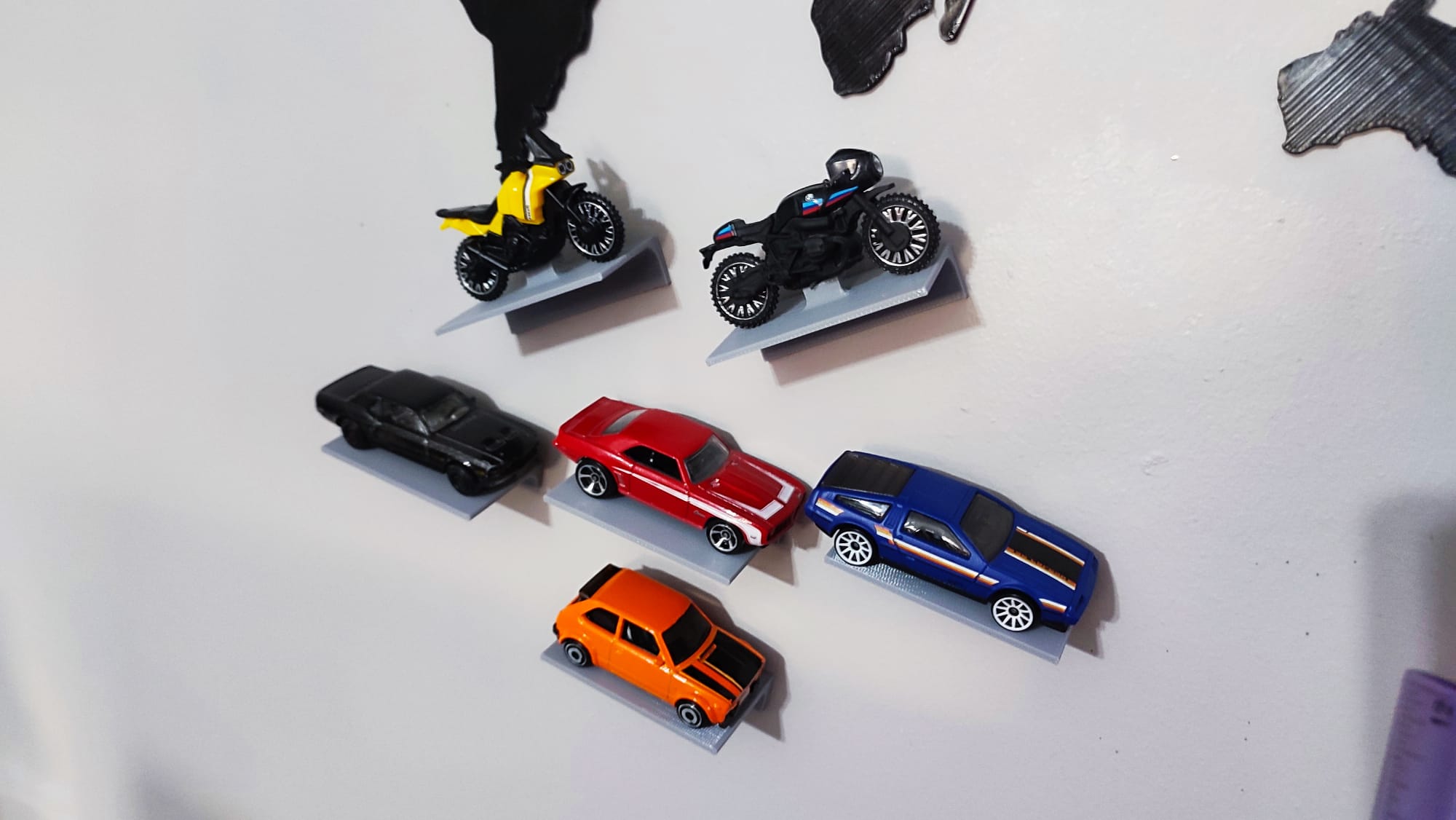 HOT WHEELS wall stand