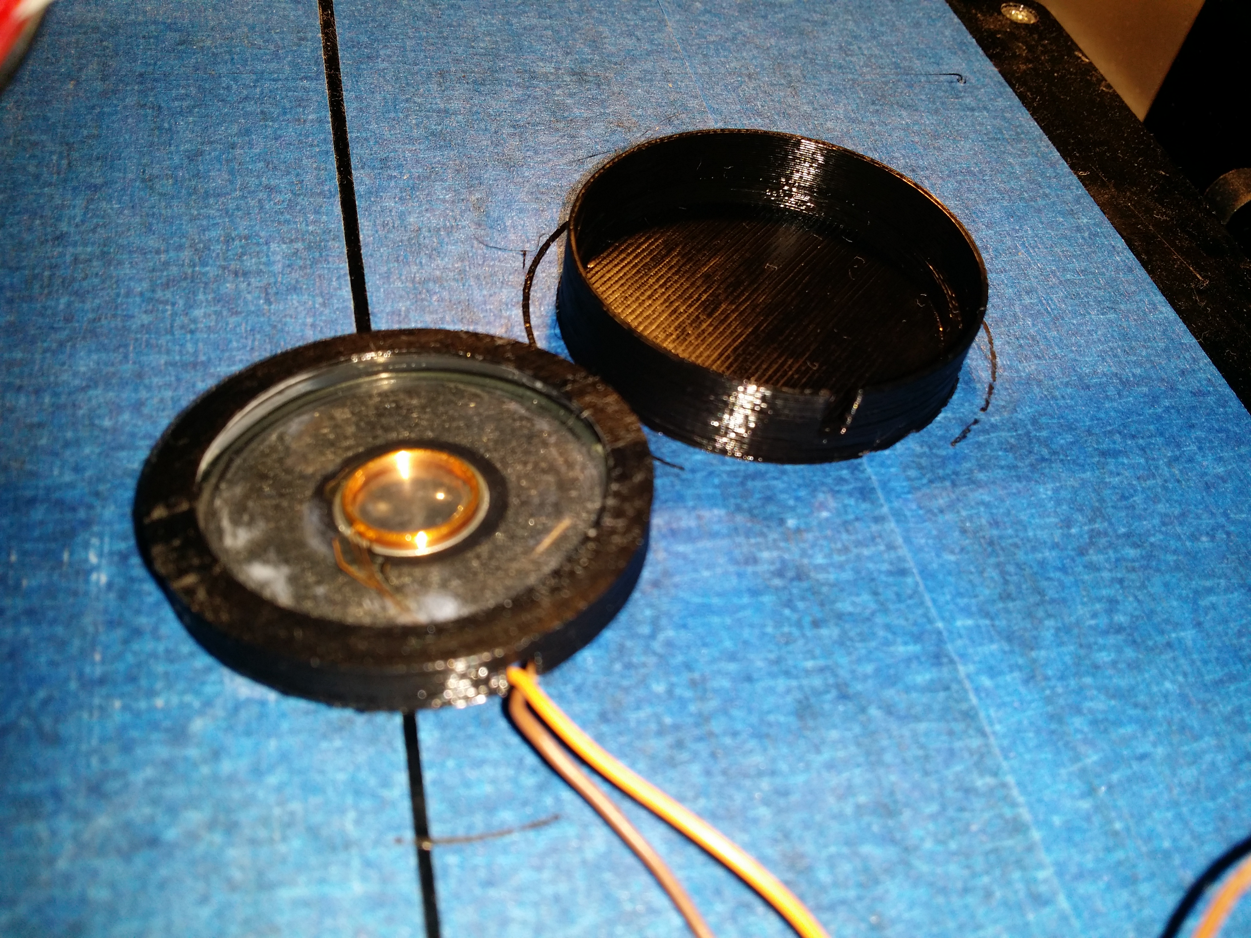 Mylar 40mm speaker upgrade for VoIP using HP NetTop