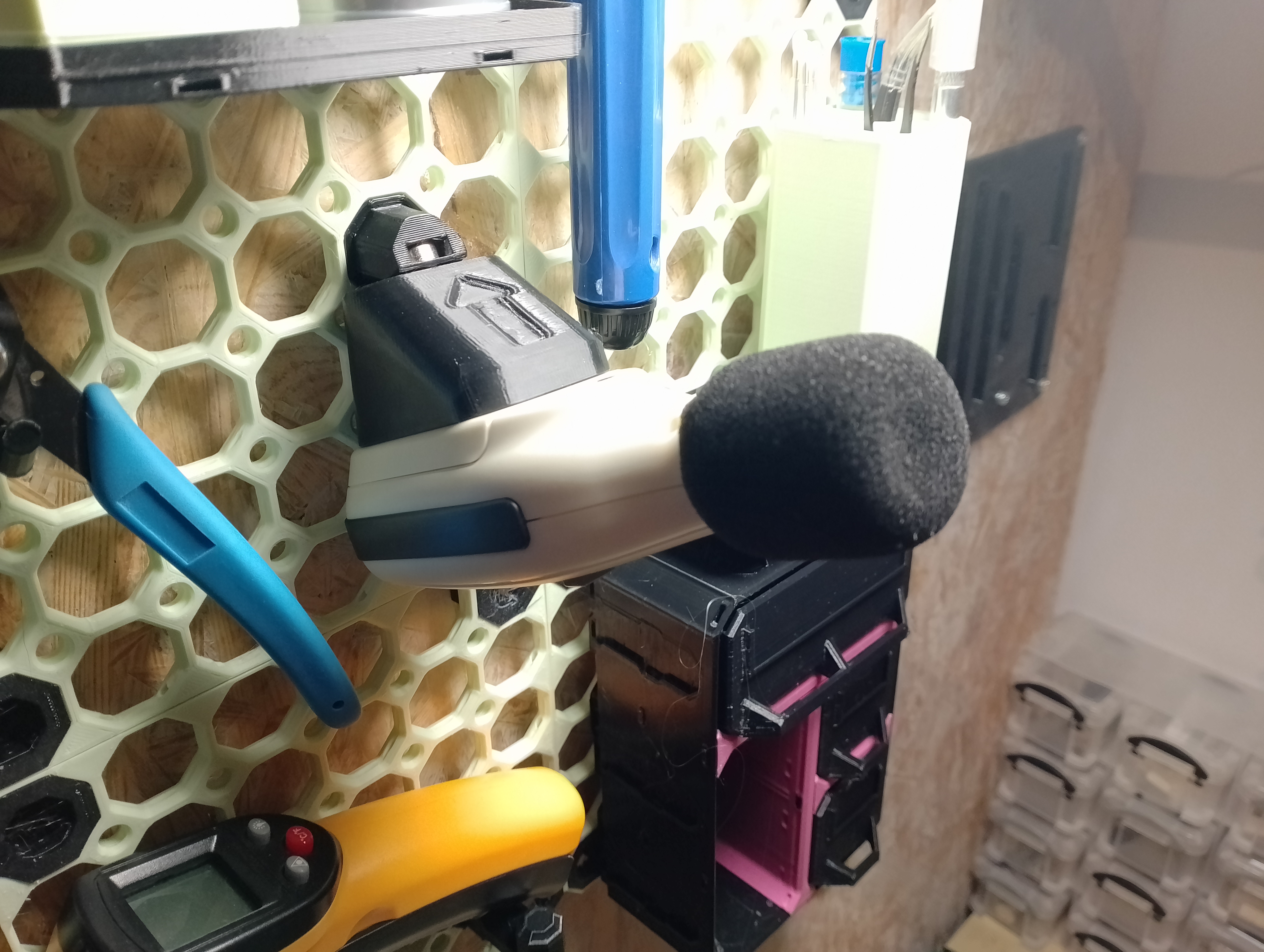 BENETECH GM1351 stand + multiboard clip