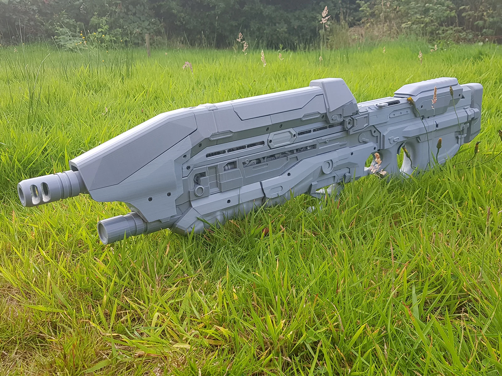 Halo MA5D rifle prop