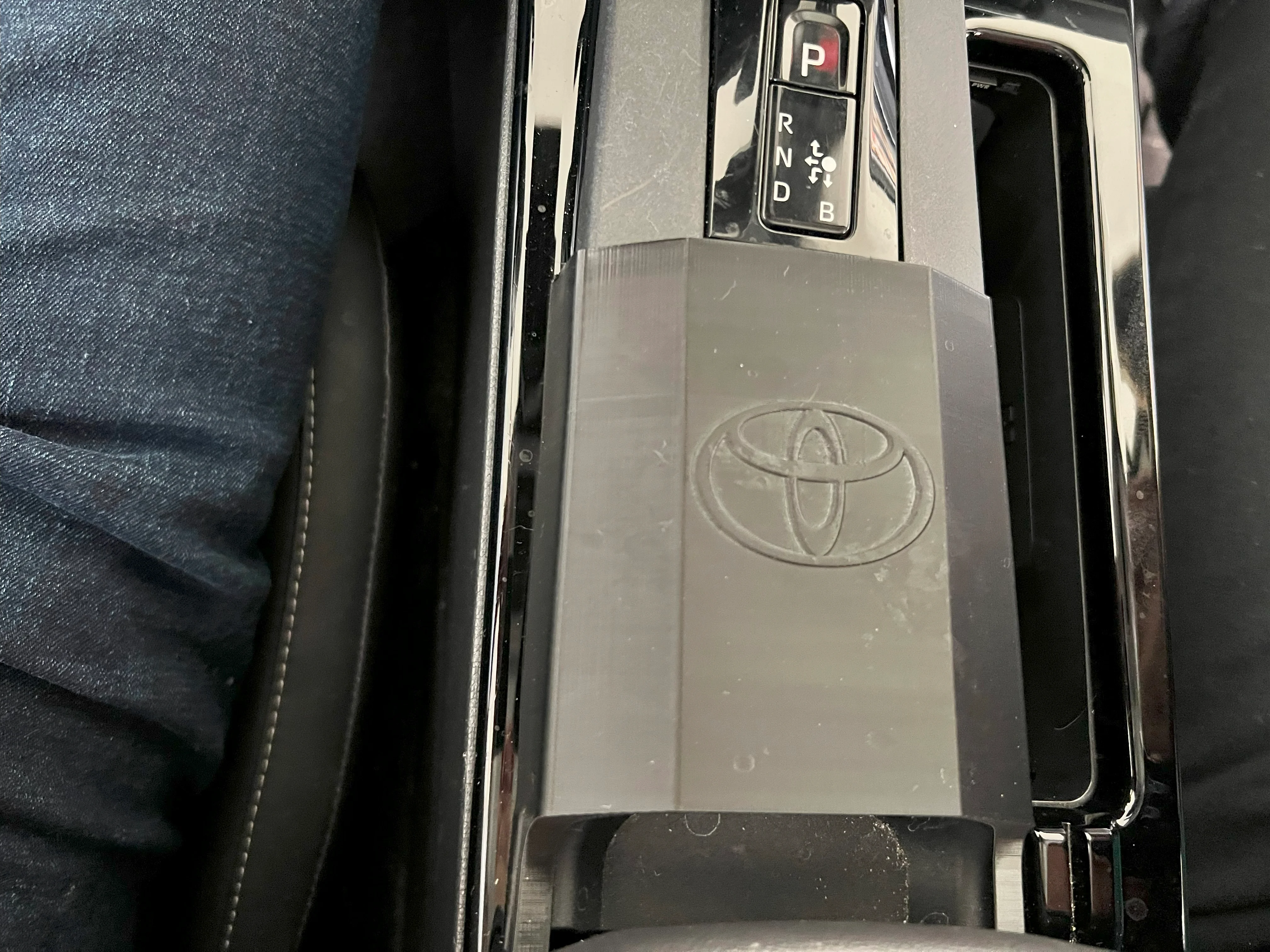 Prius 2024 console cover