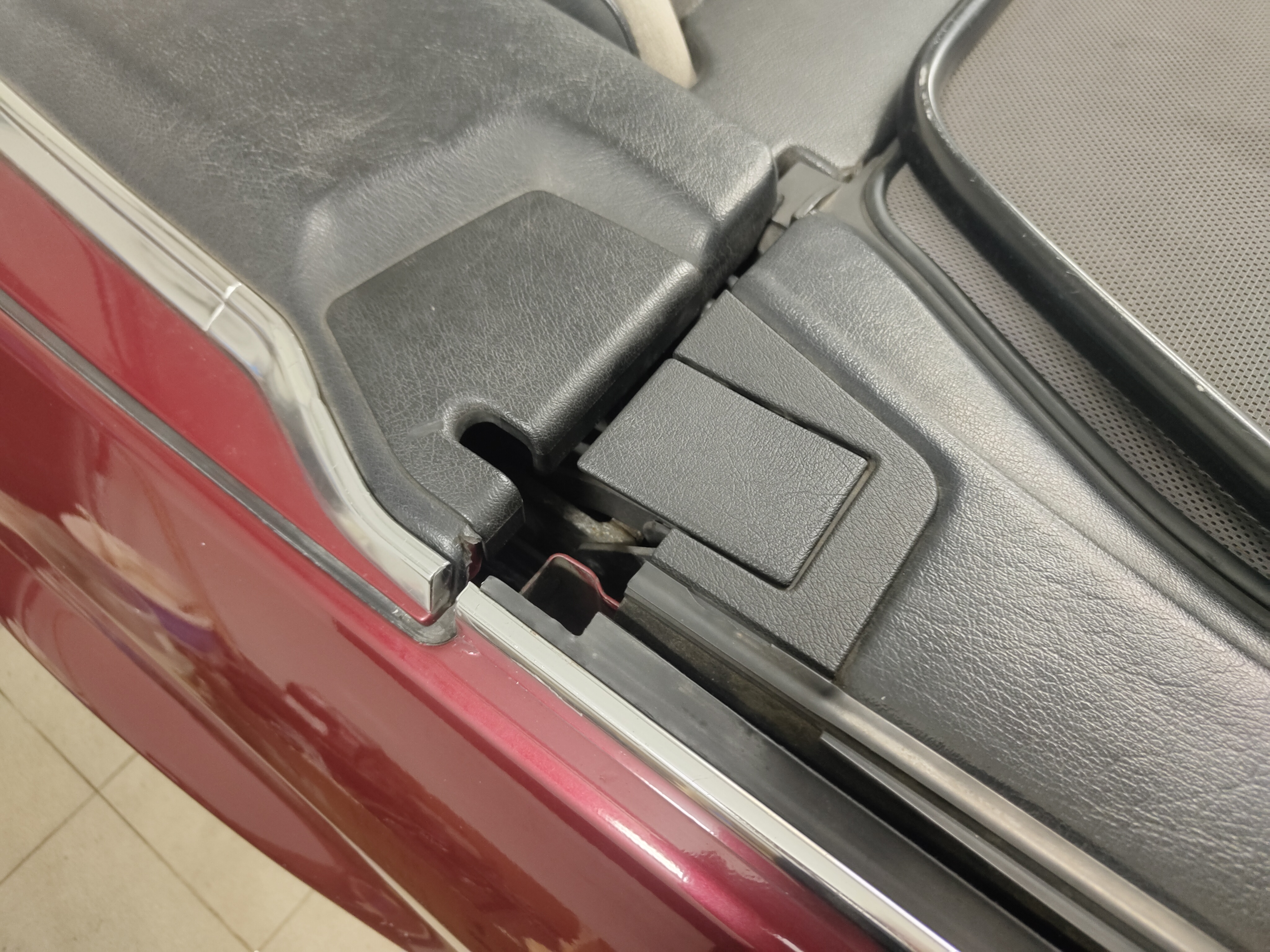 BMW e30 convertible soft top flap hinge