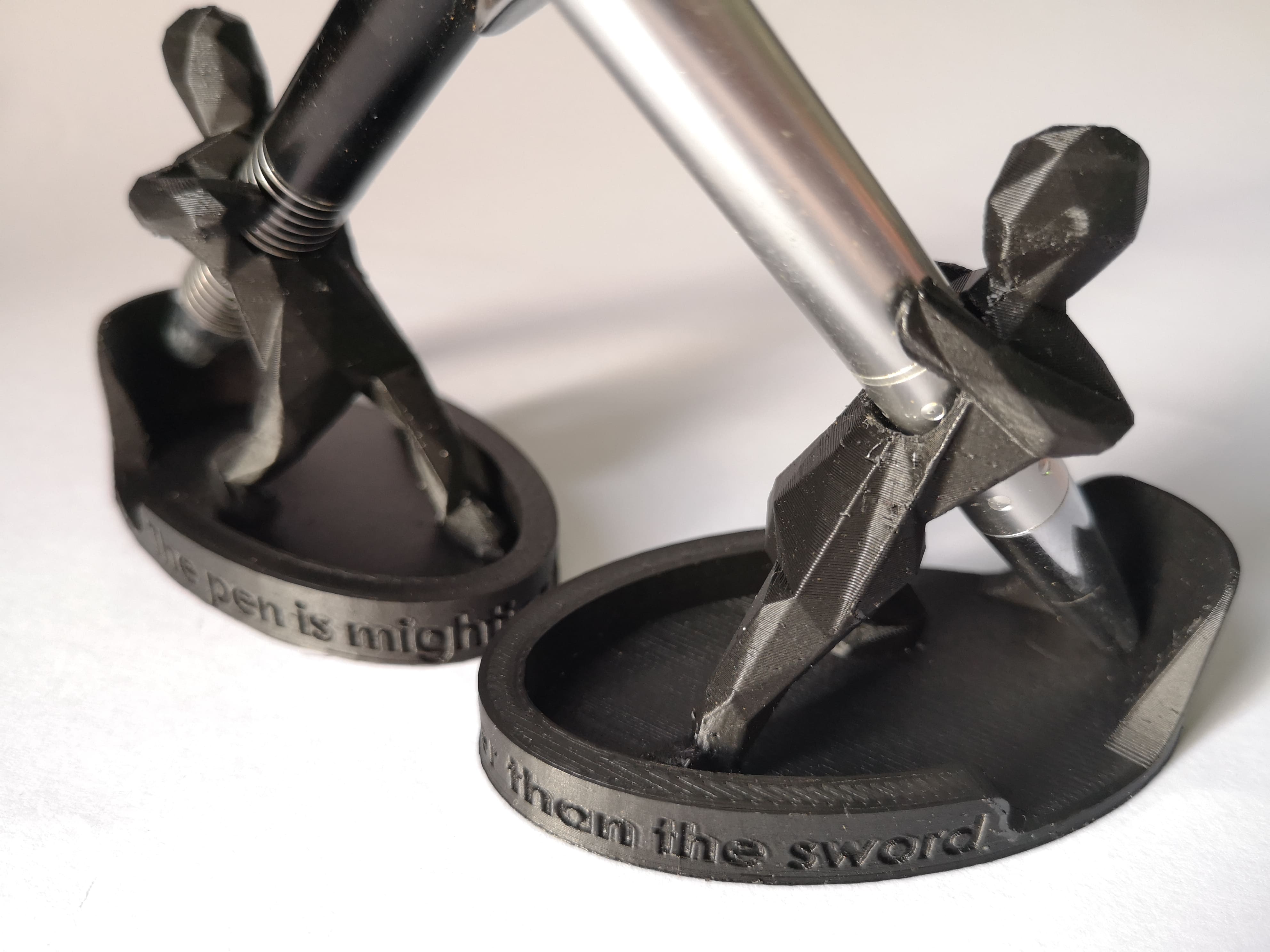 Pen holder low poly