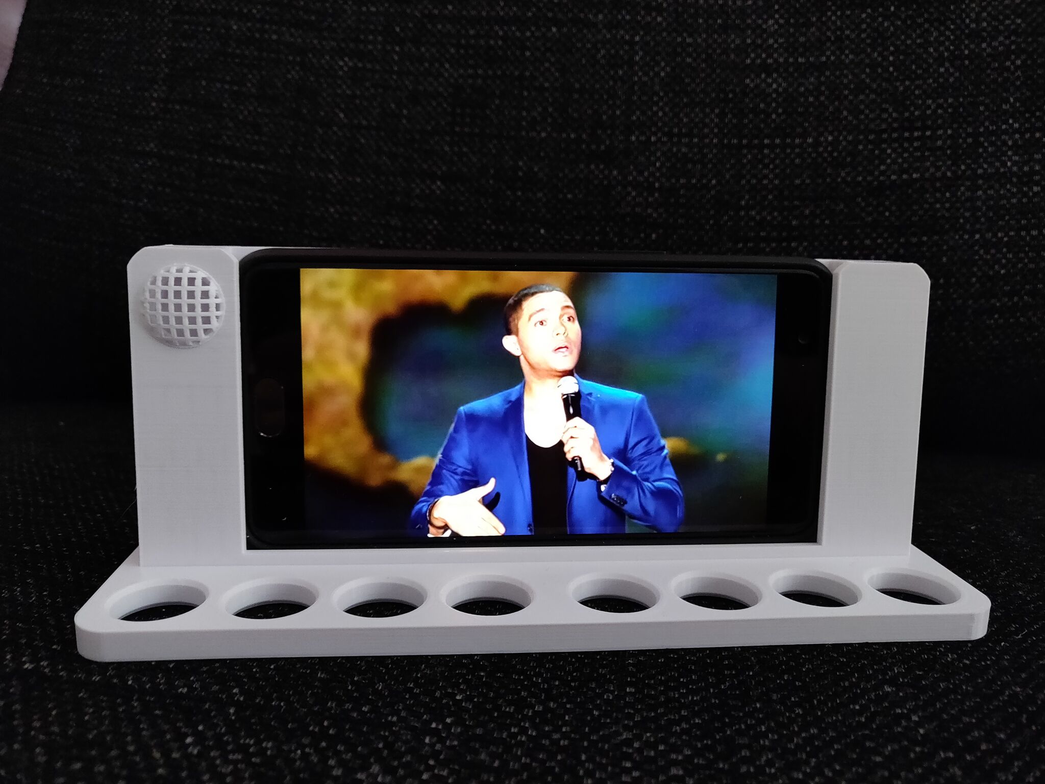 OnePlus 6 Home Cinema Stand