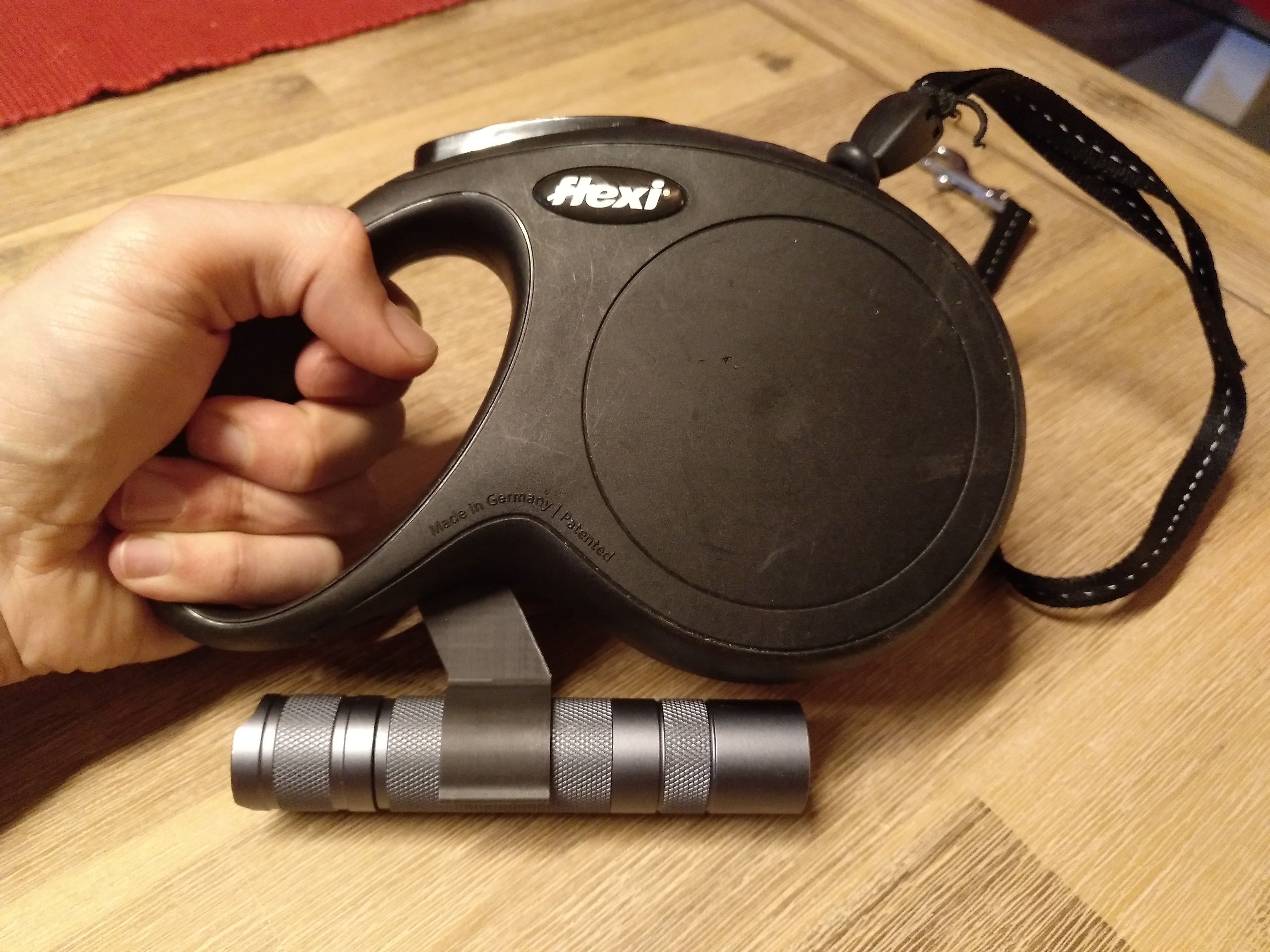 Flexi Dogleash Flashlight Holder