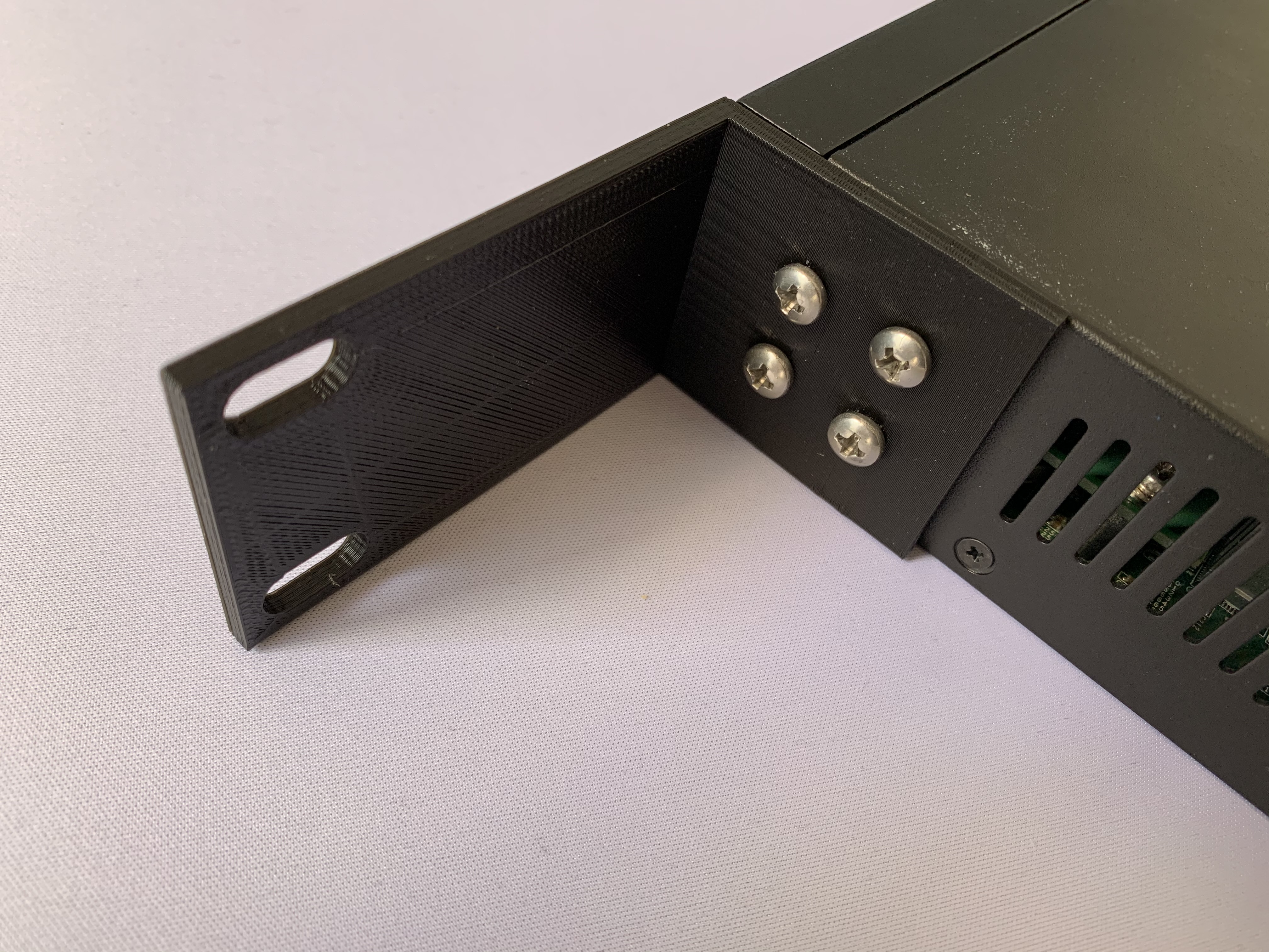 Dell PowerConnect 2824 rackmount bracket