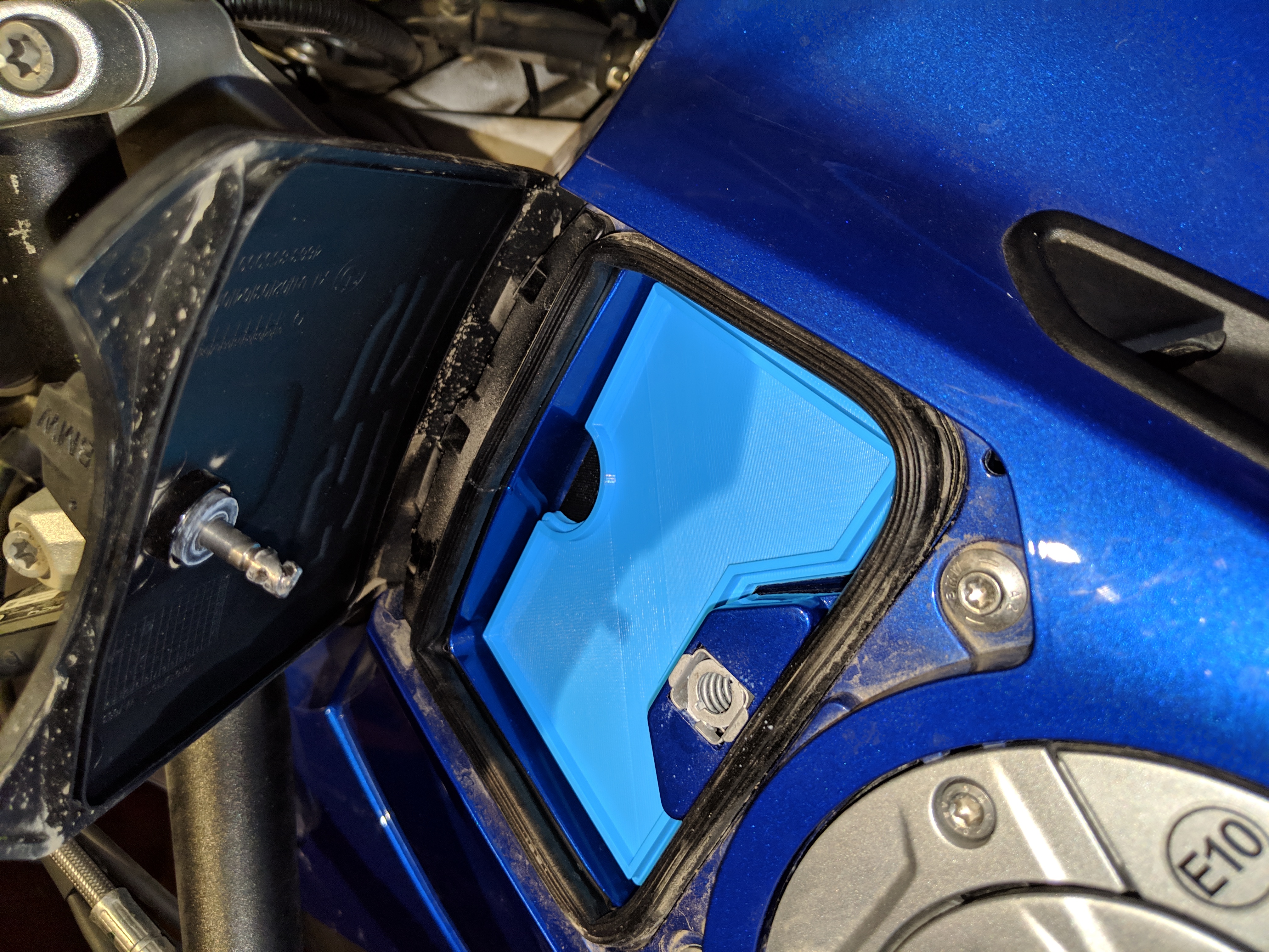 Puck to fit R1200GS/R1250GS and Adventure tank compartment