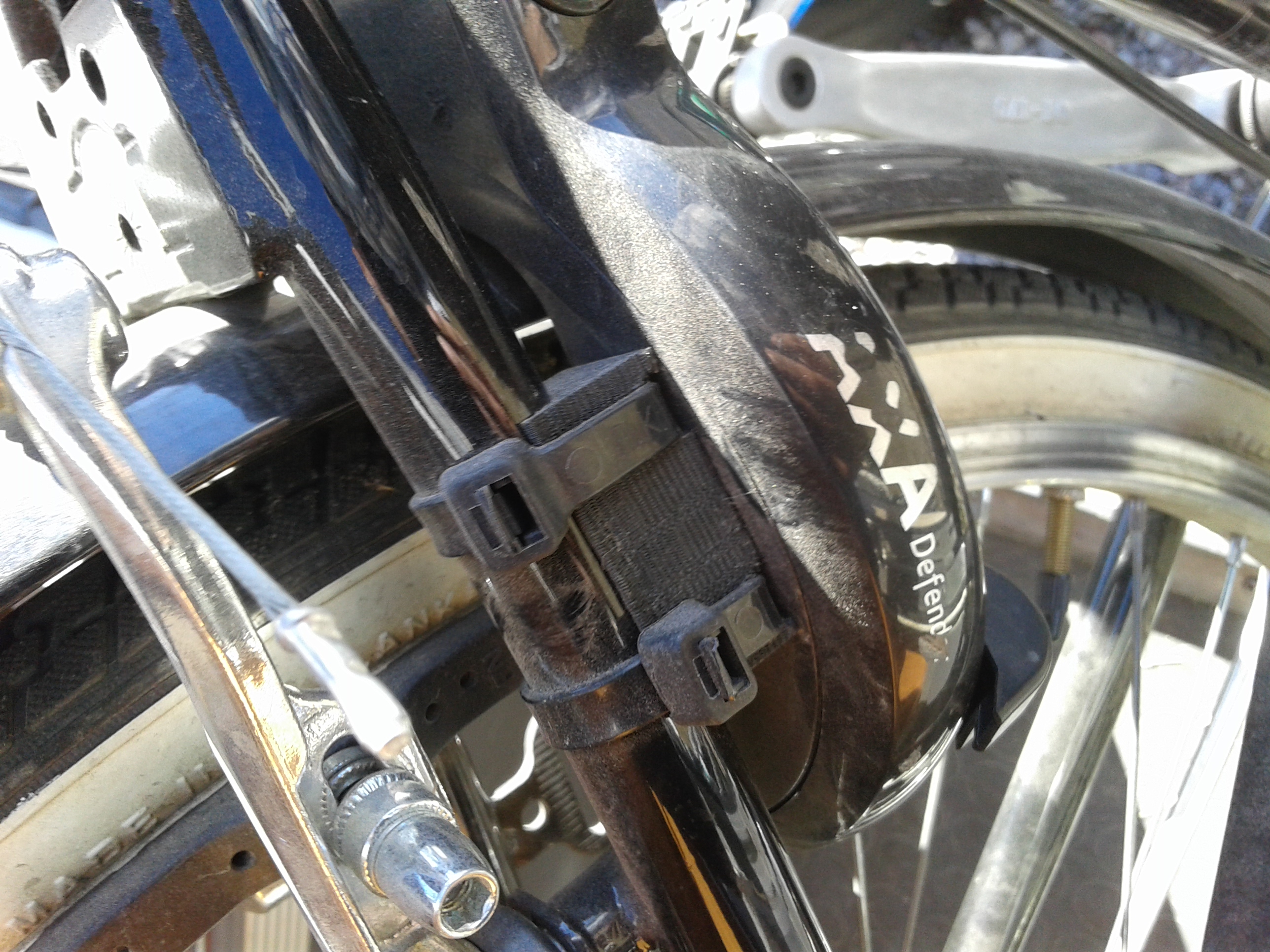 AXA defender suport for bikes