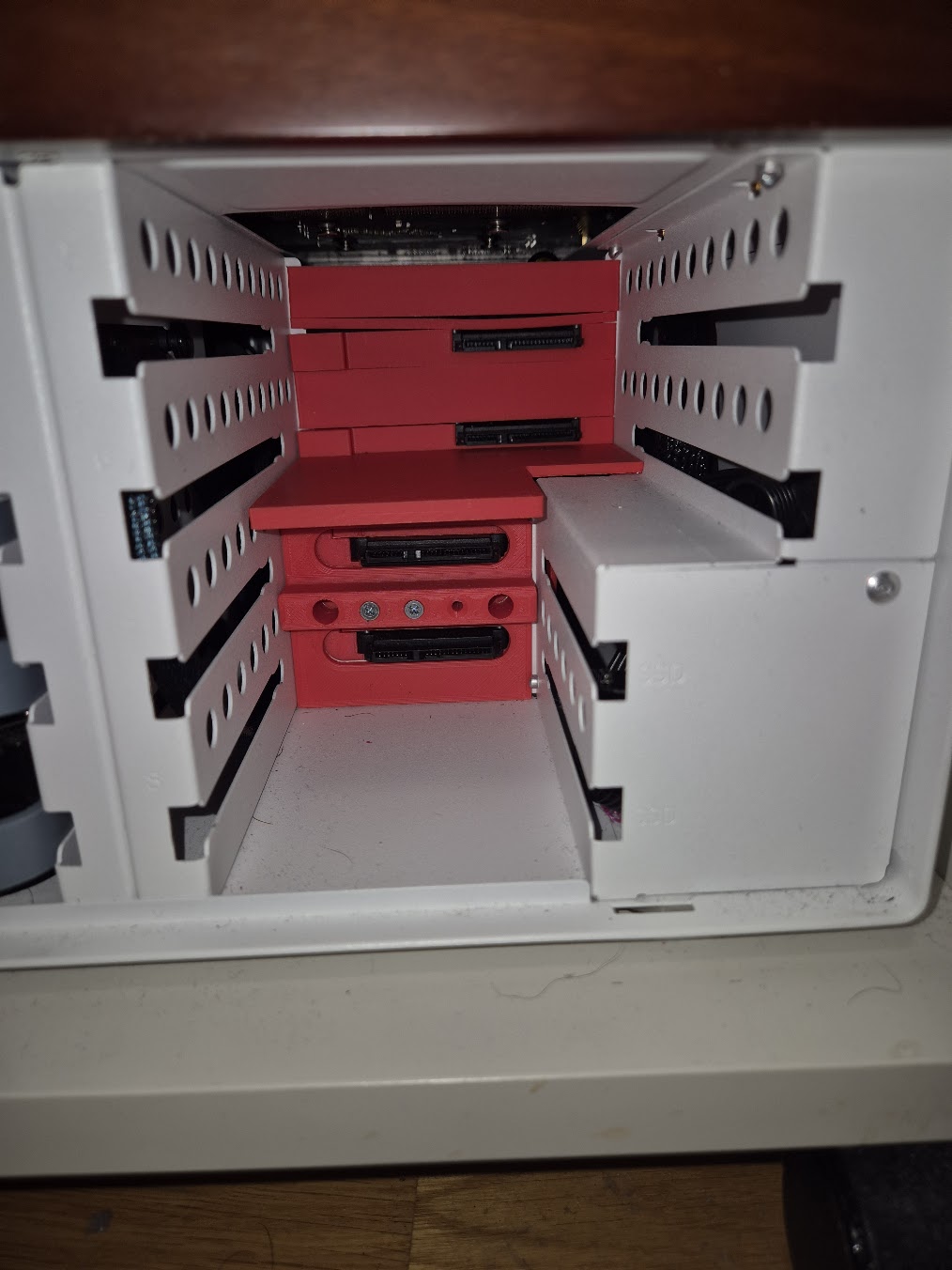 DIY SATA backplane for Jonsbo N4