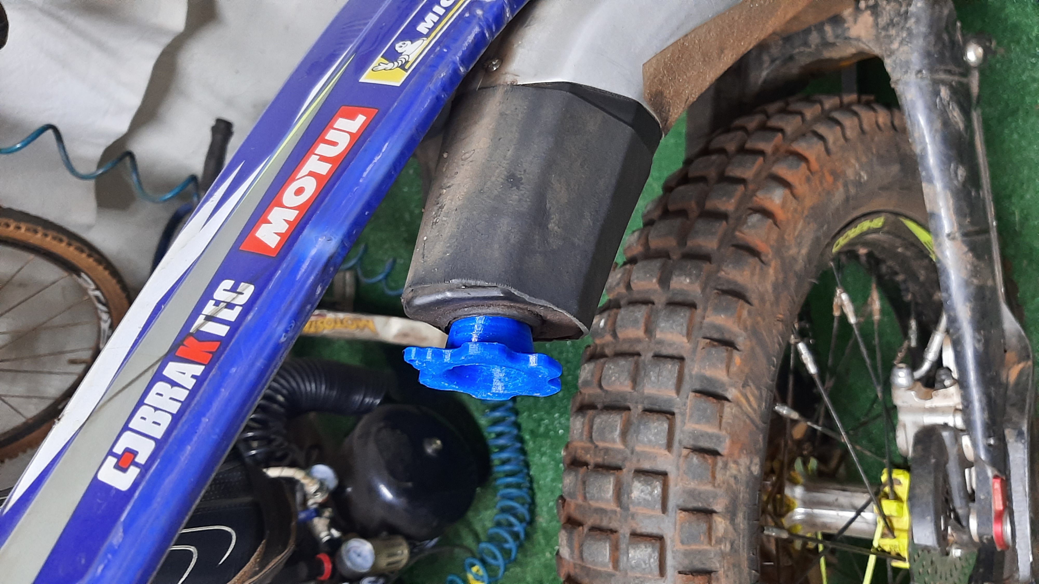 Trial exhaust plug