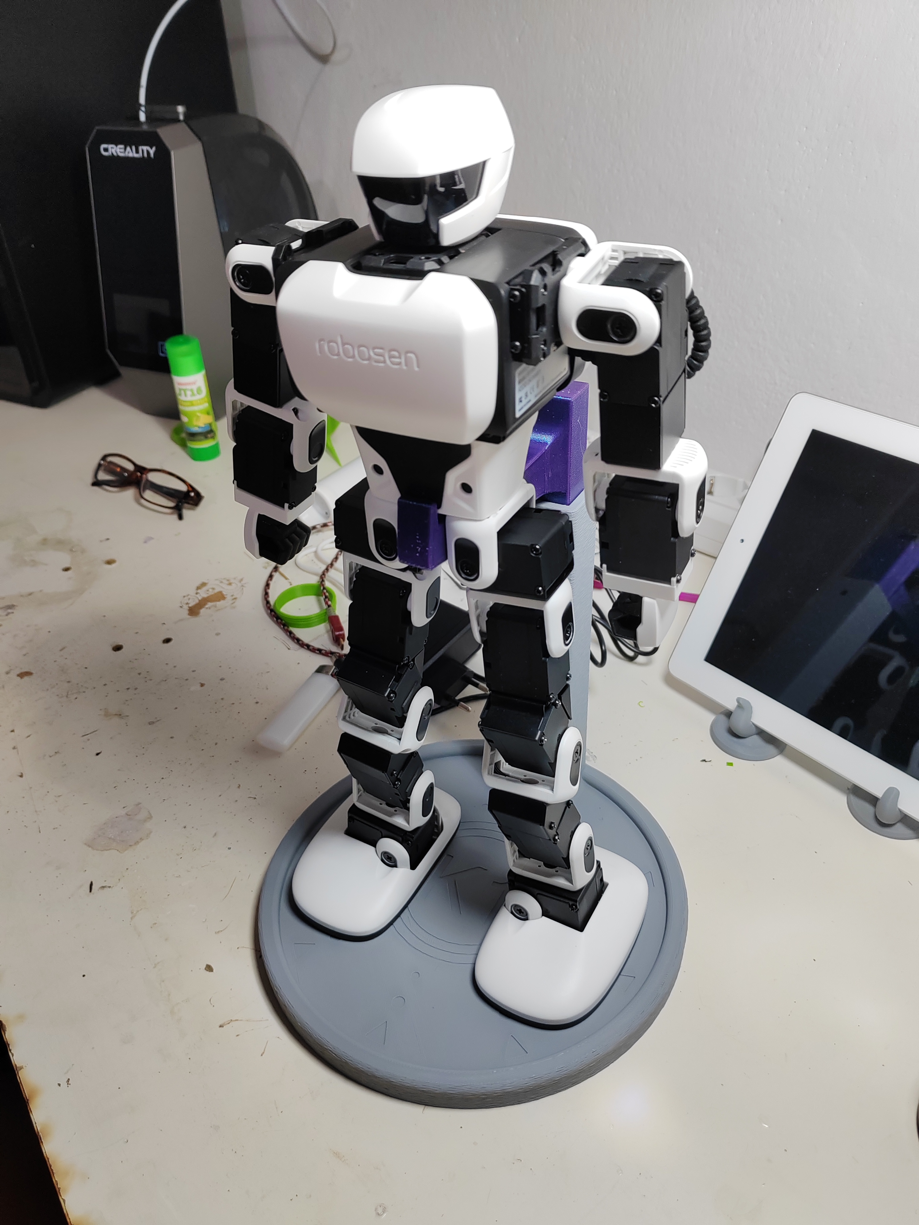 Robosen K1 Scout interstellar STAND