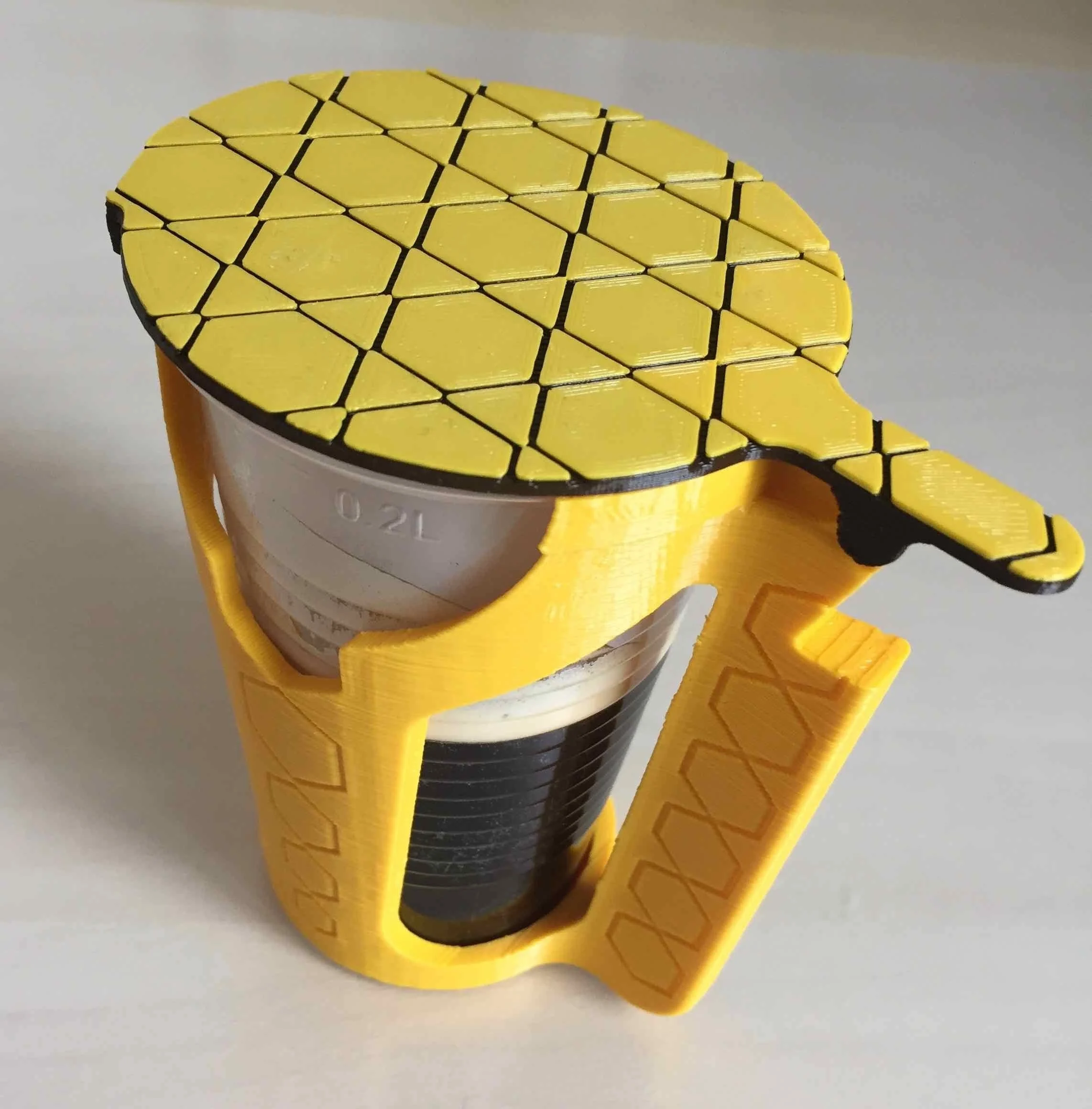 Cup holder with lid