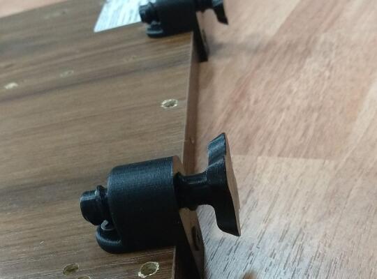 Height-adjustable leg for furniture / Регулируемая по высоте ножка для мебели