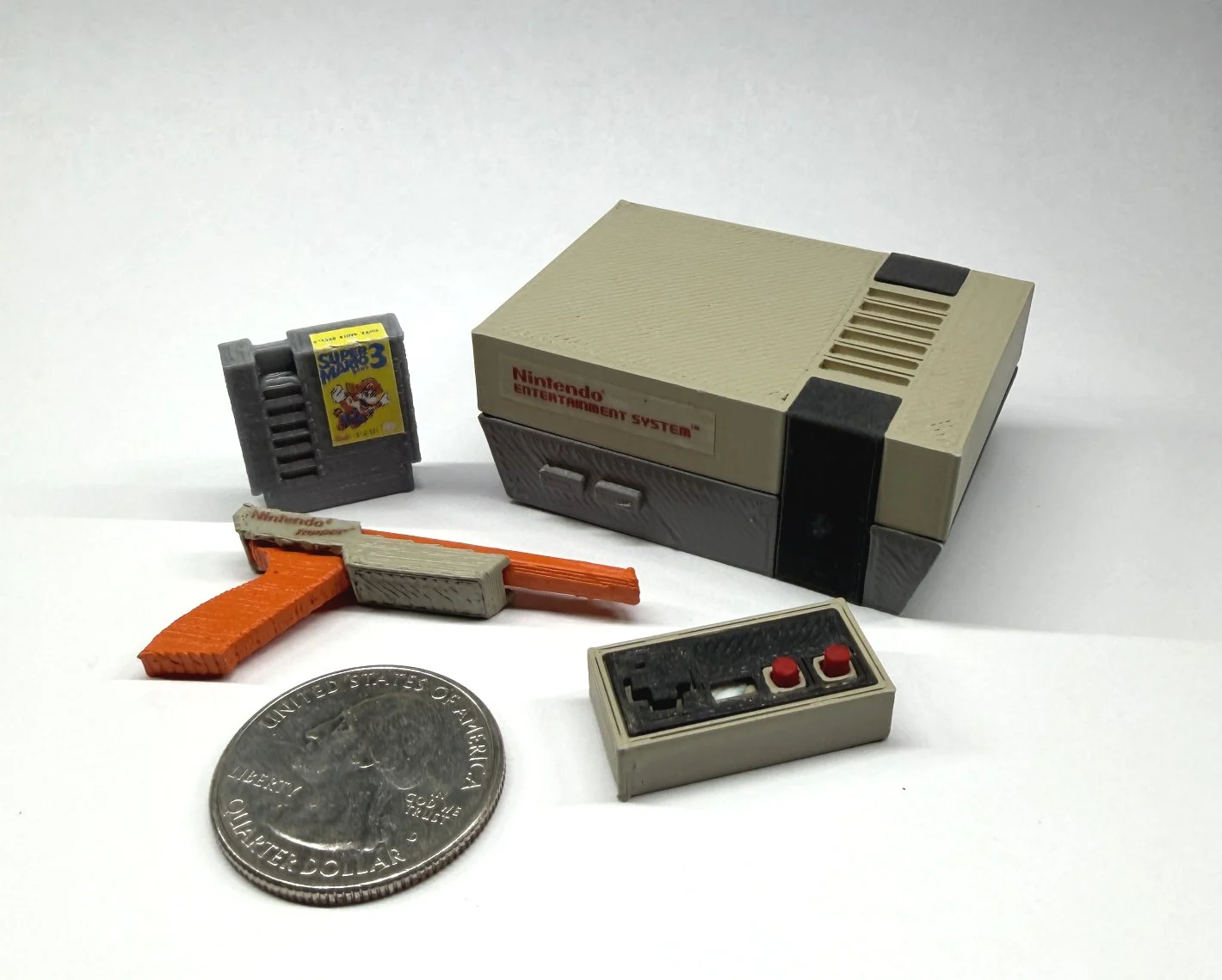 Mini Ninteno Entertainment System (NES) - Now with game cart and Zapper