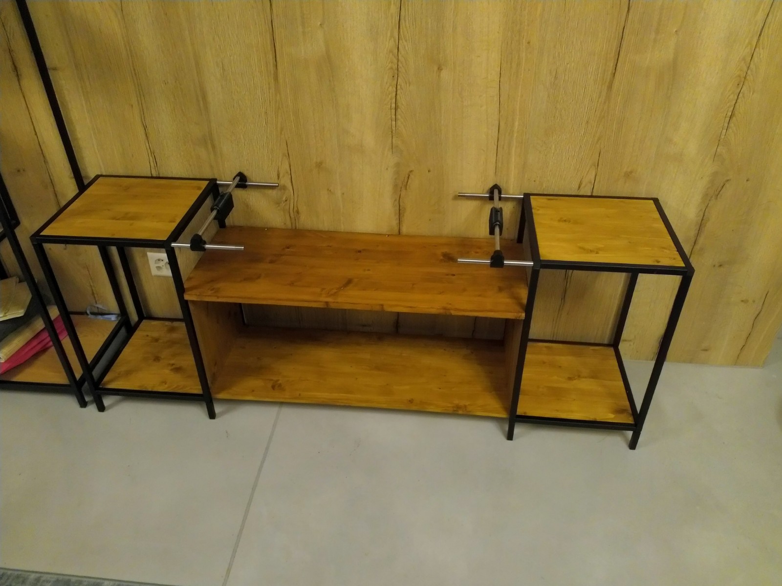 Individual, modular shelf / sideboard (DE: Individualisierbares, modulares Möbel)