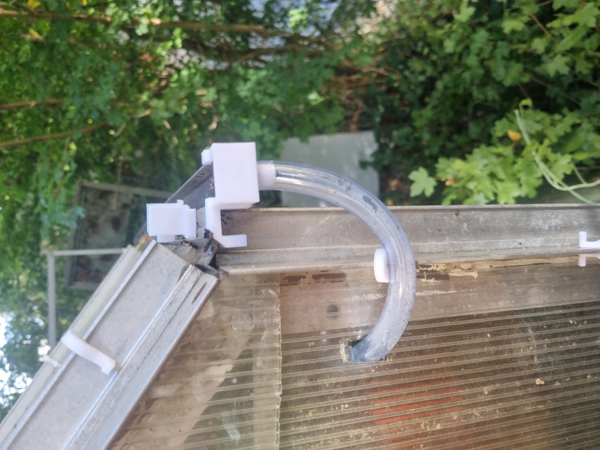 Greenhouse Gutter Drain Adapter for Garden Hose Irrigation Gewächshaus-Regenrinnen-Adapter für Gartenschlauch-Bewässerung