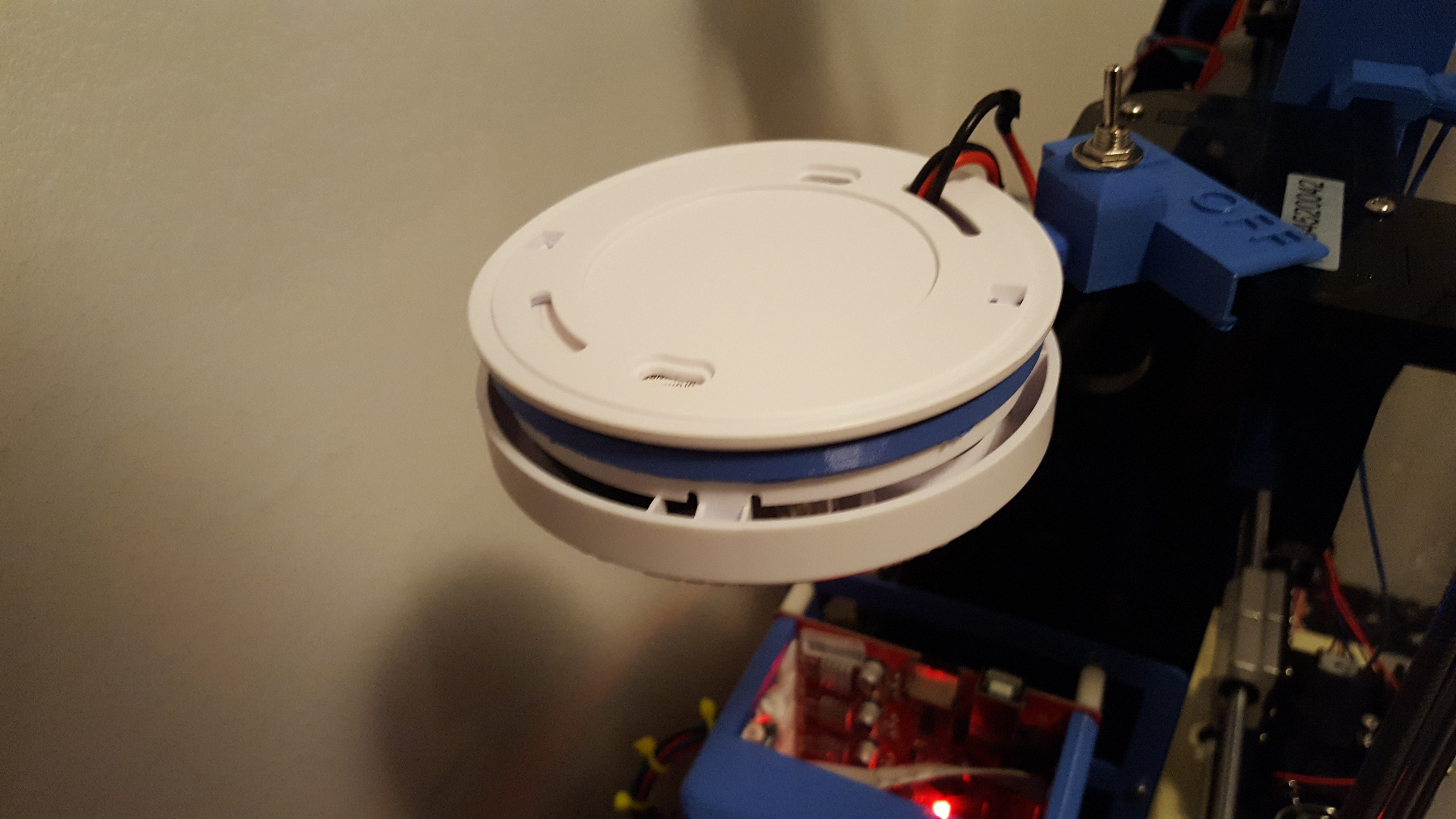 Smoke alarm holder for Anet A8