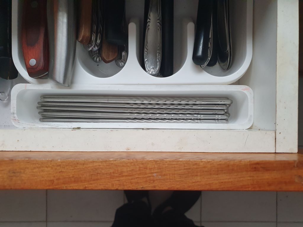 Parametric flatware separator
