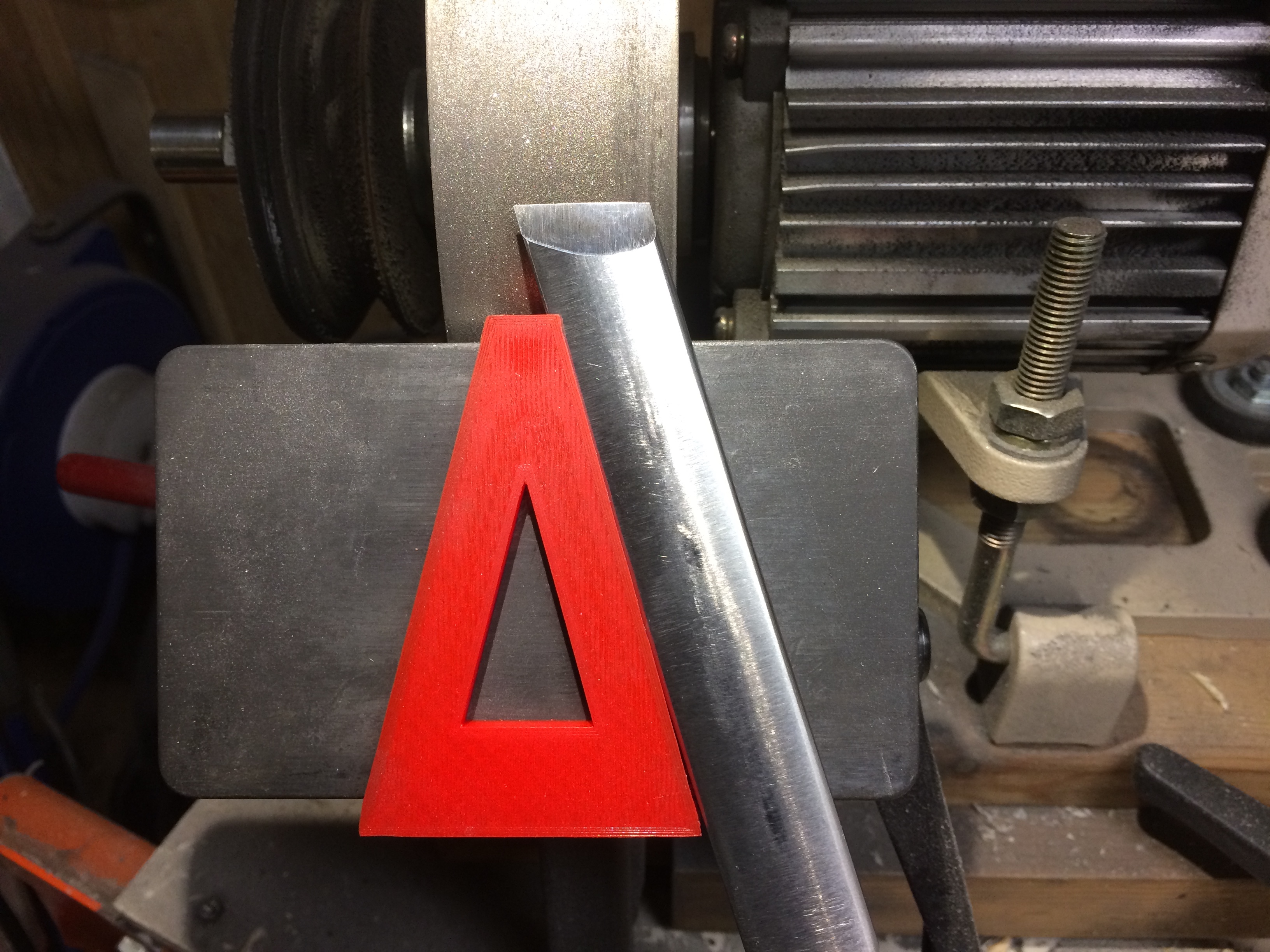 Woodturning: oval skew chisel sharpening guide