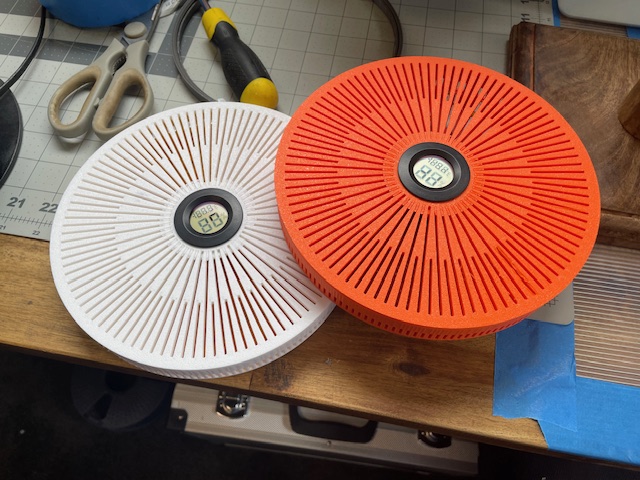 Deprecated - Filament Roll sized Deesicant box, with hygrometer and screw lid